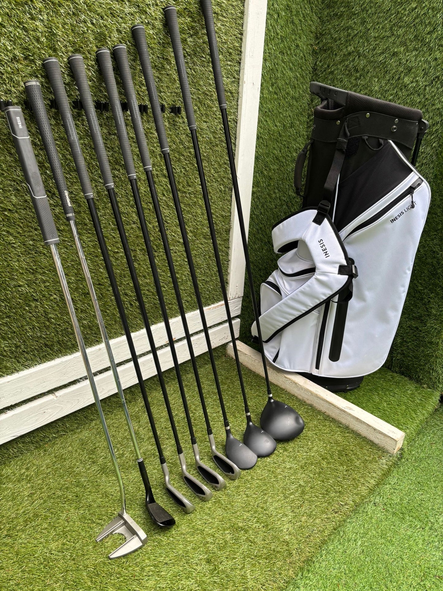 Inesis 100 Golf Set with Matching Woods, Cleveland 56° Wedge & Inesis Light Stand Bag