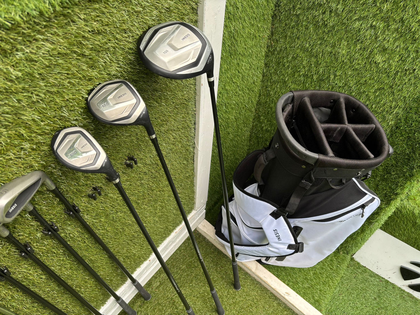 Inesis 100 Golf Set with Matching Woods, Cleveland 56° Wedge & Inesis Light Stand Bag