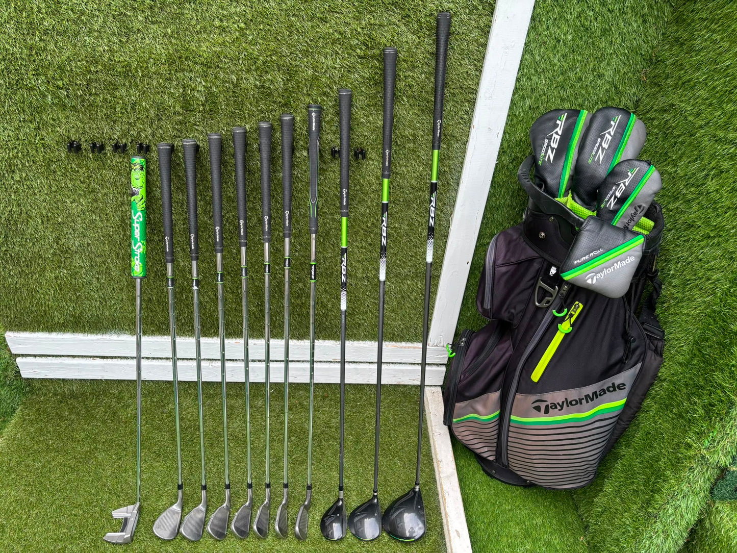TaylorMade RBZ SpeedLite Complete Golf Set, Matching Woods, Irons & Cart Bag