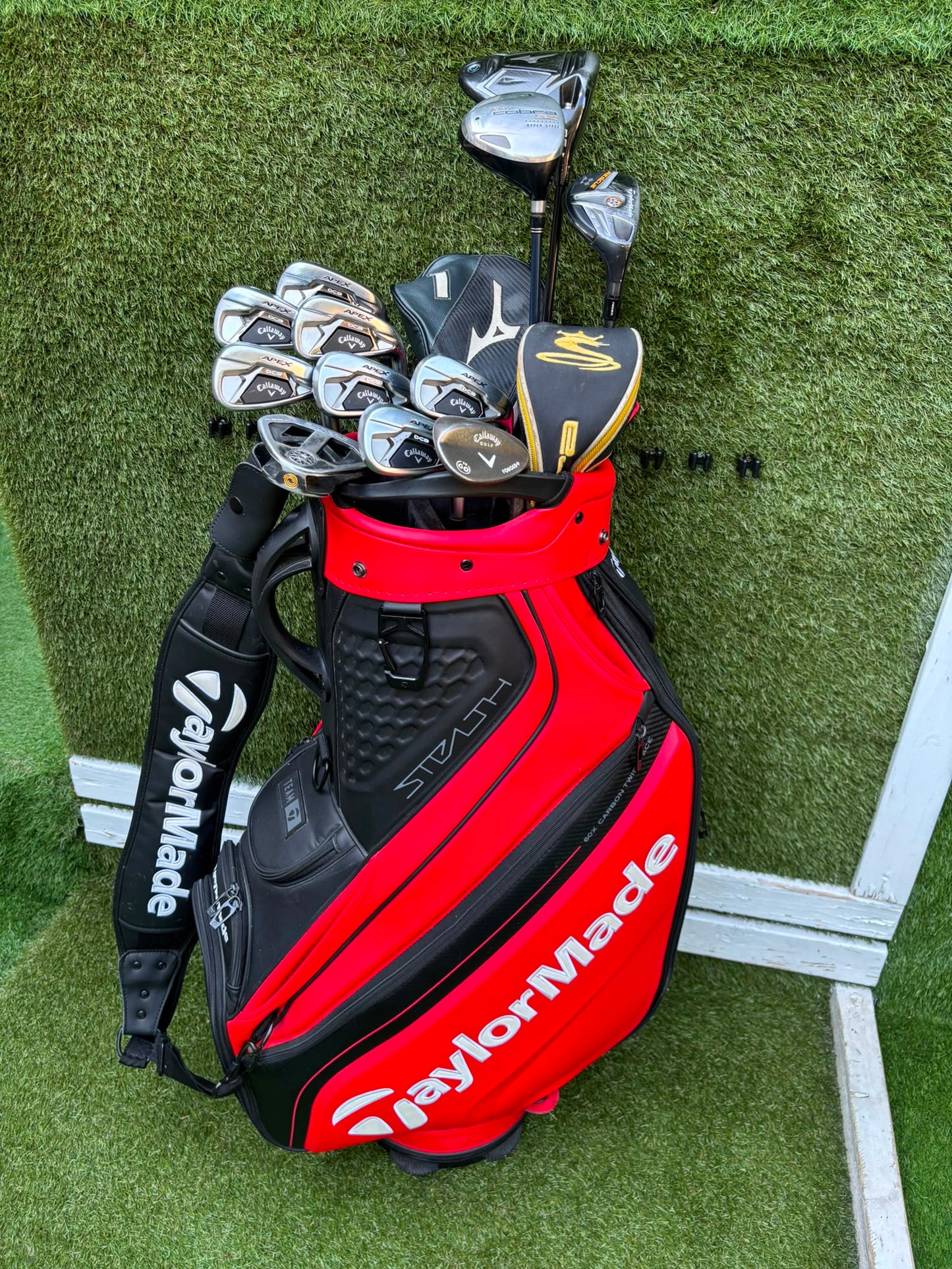 Callaway Apex DCB Irons, Mizuno Driver, Odyssey Lab Putter & TaylorMade Team Tour Cart Bag