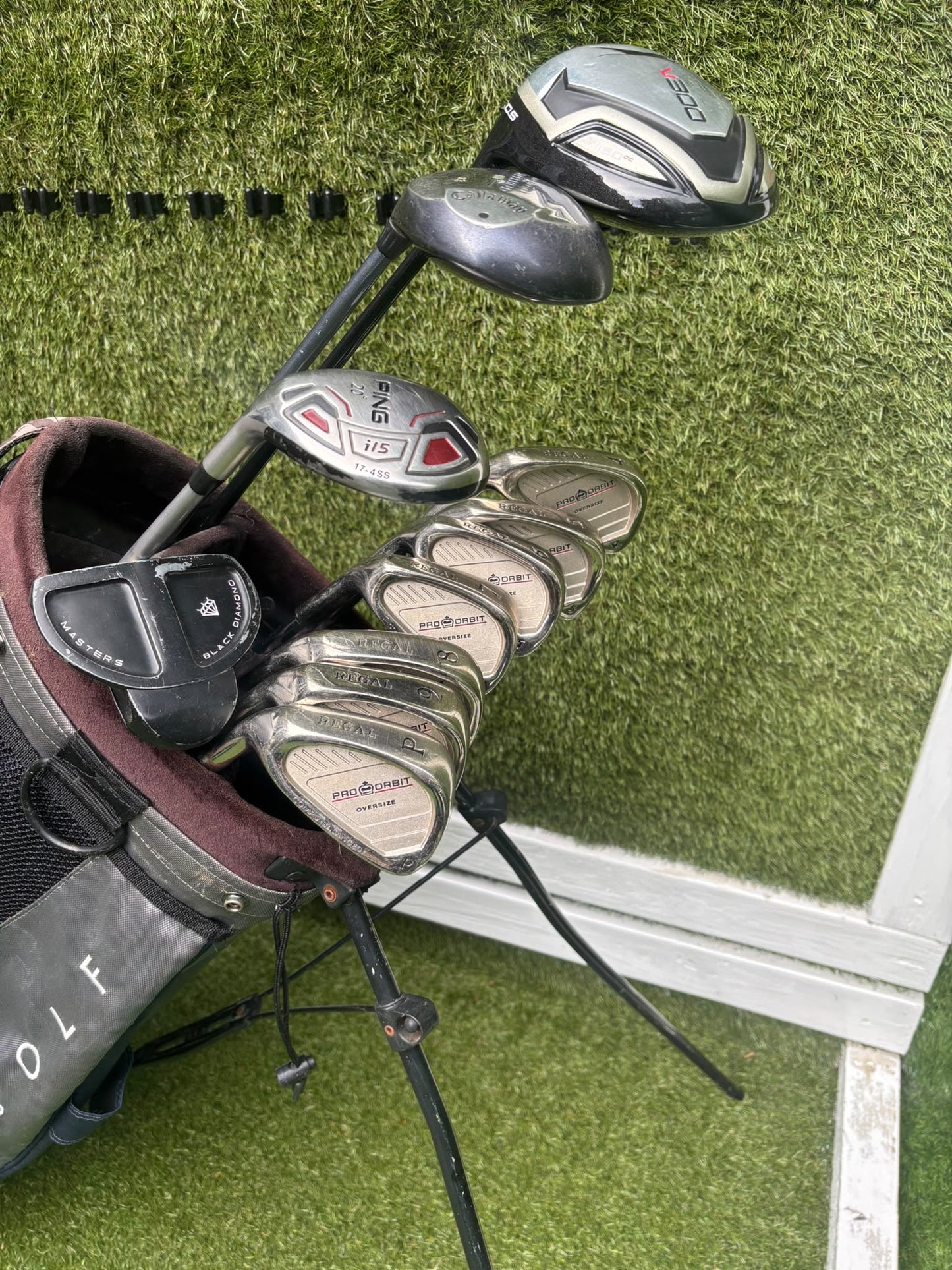 Left-Handed Complete Golf Set – Regal Pro Orbit Irons, PING i15 Hybrid, Callaway Steelhead III & Nike Stand Bag