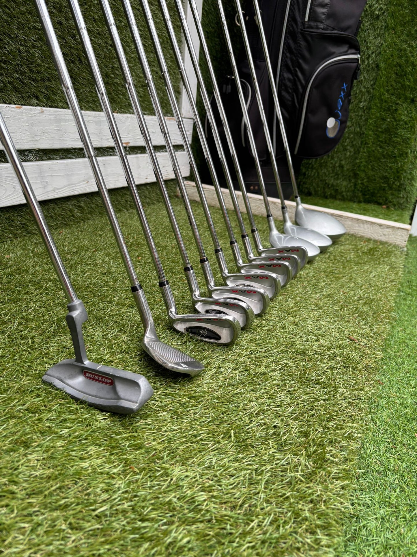 Dunlop MAX Golf Set with Matching Woods, 64° Wedge & Jaxx Stand Bag