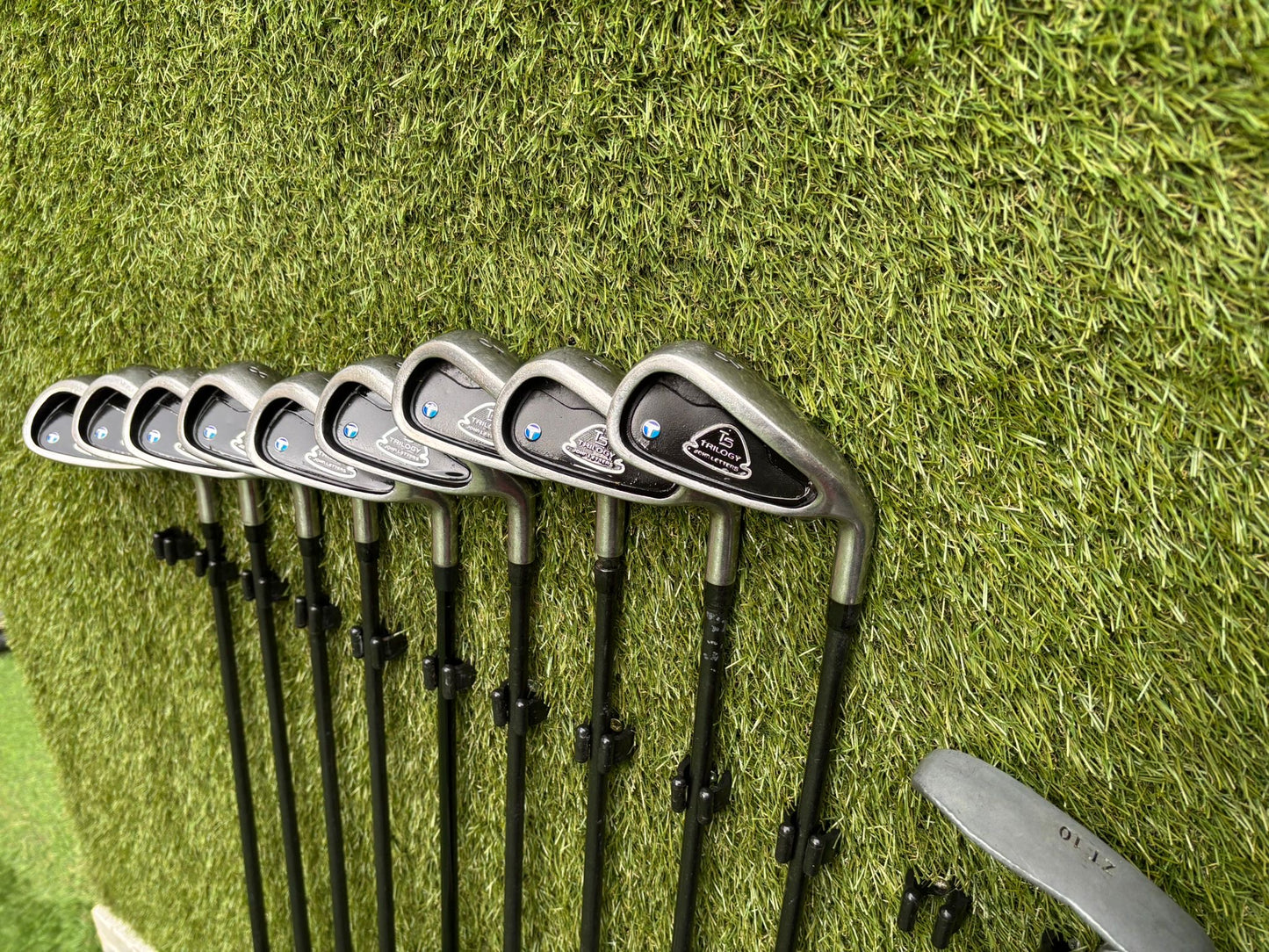 John Letters Trilogy T5 Graphite Iron Set + Woods & Motocaddy Bag