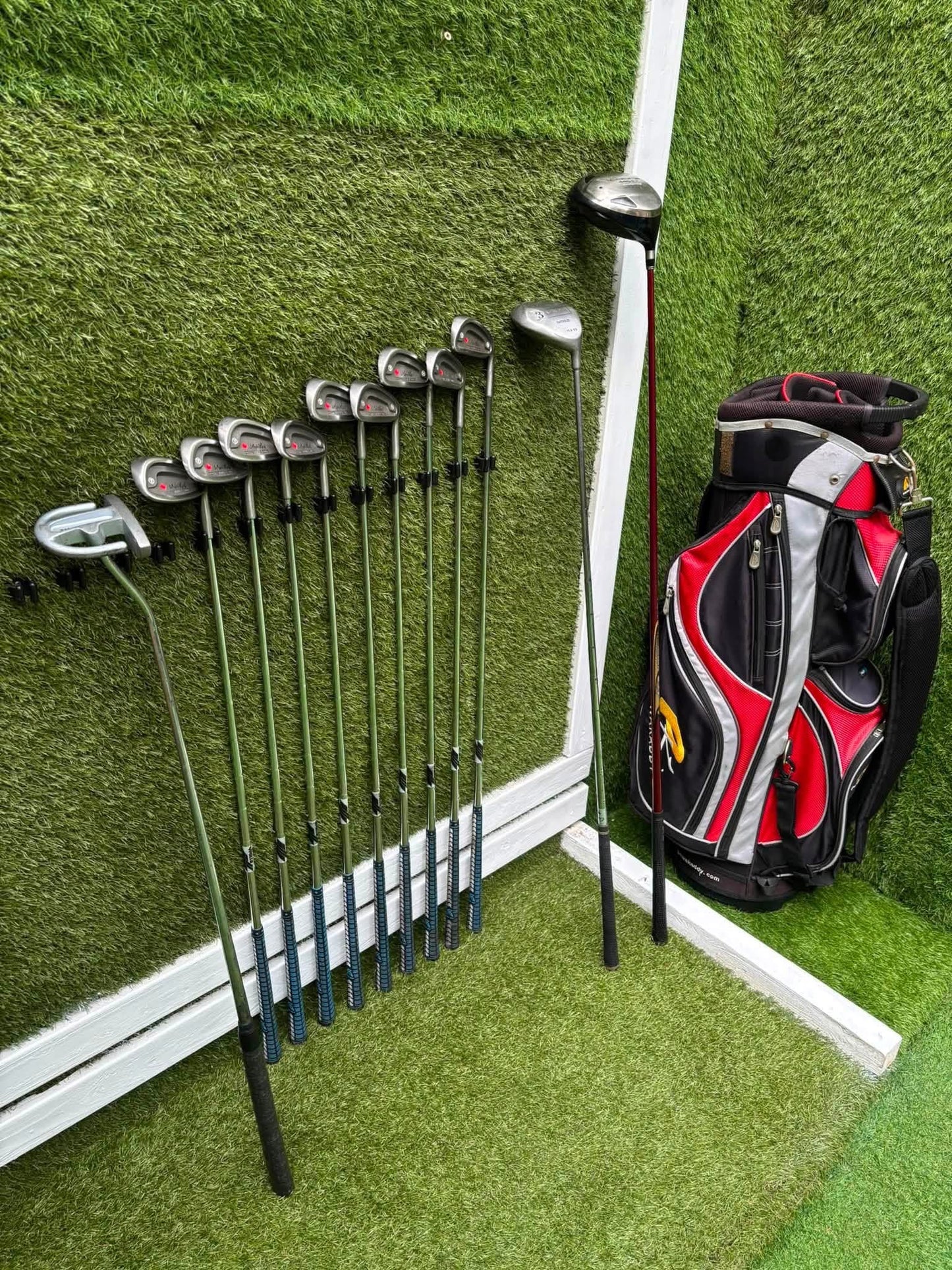 Maple Leaf Competitive Edge Irons + King Cobra Driver, 3 Wood, Zucci Putter & PowaKaddy Bag