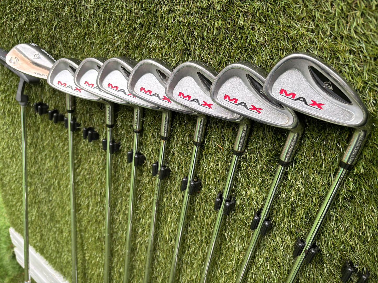 Dunlop MAX Golf Set with Matching Woods, 64° Wedge & Jaxx Stand Bag