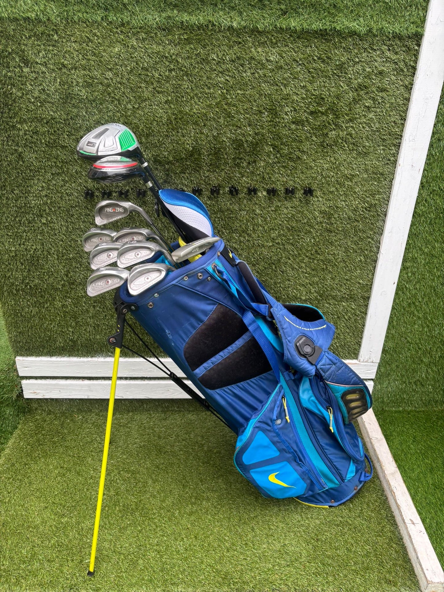 PING Eye2 Red Dot Irons, PING Zing 1 Iron, Wilson Driver, MaxFli 3 Wood & Nike Vapor X Stand Bag