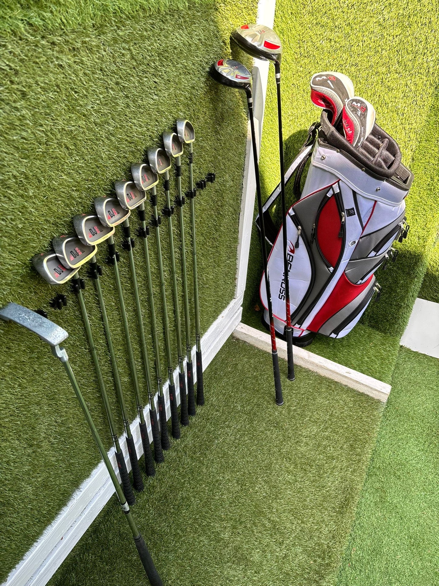 Howson DJ 200 Oversize Irons 3-SW + Ben Sayers M9 Woods & New Benross Bag