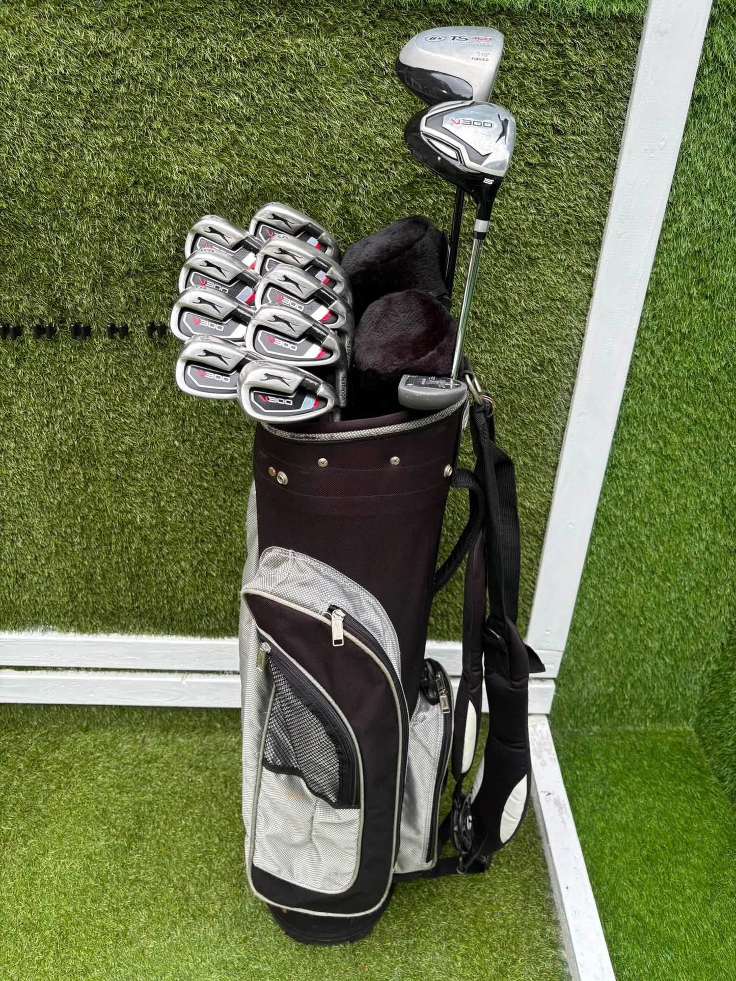 Slazenger V300 3–SW Complete Golf Set – Mitsubishi Driver, V300 3 Wood, RAM Zebra Putter & Slazenger Bag
