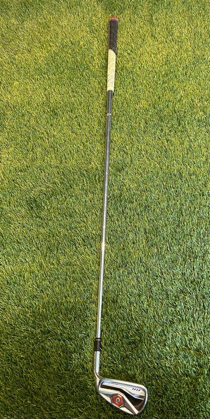 Taylormade R11 Iron set 4-PW Steel Stiff Shaft Golf Pride Standard Grip - RH