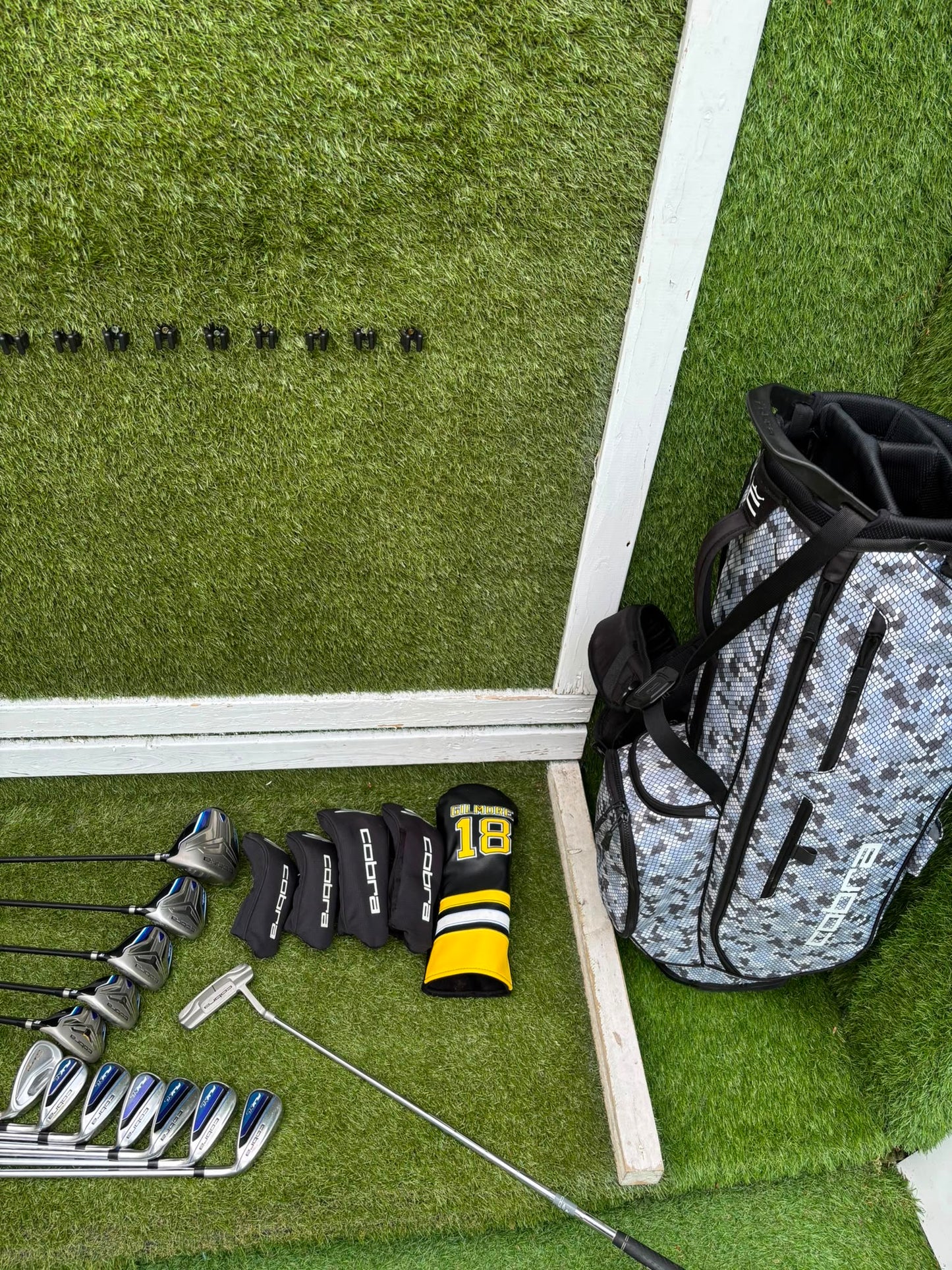 Cobra FLY-XL Complete Golf Set, Matching Woods, Hybrids, Irons & Cobra Ultralight Pro Stand Bag