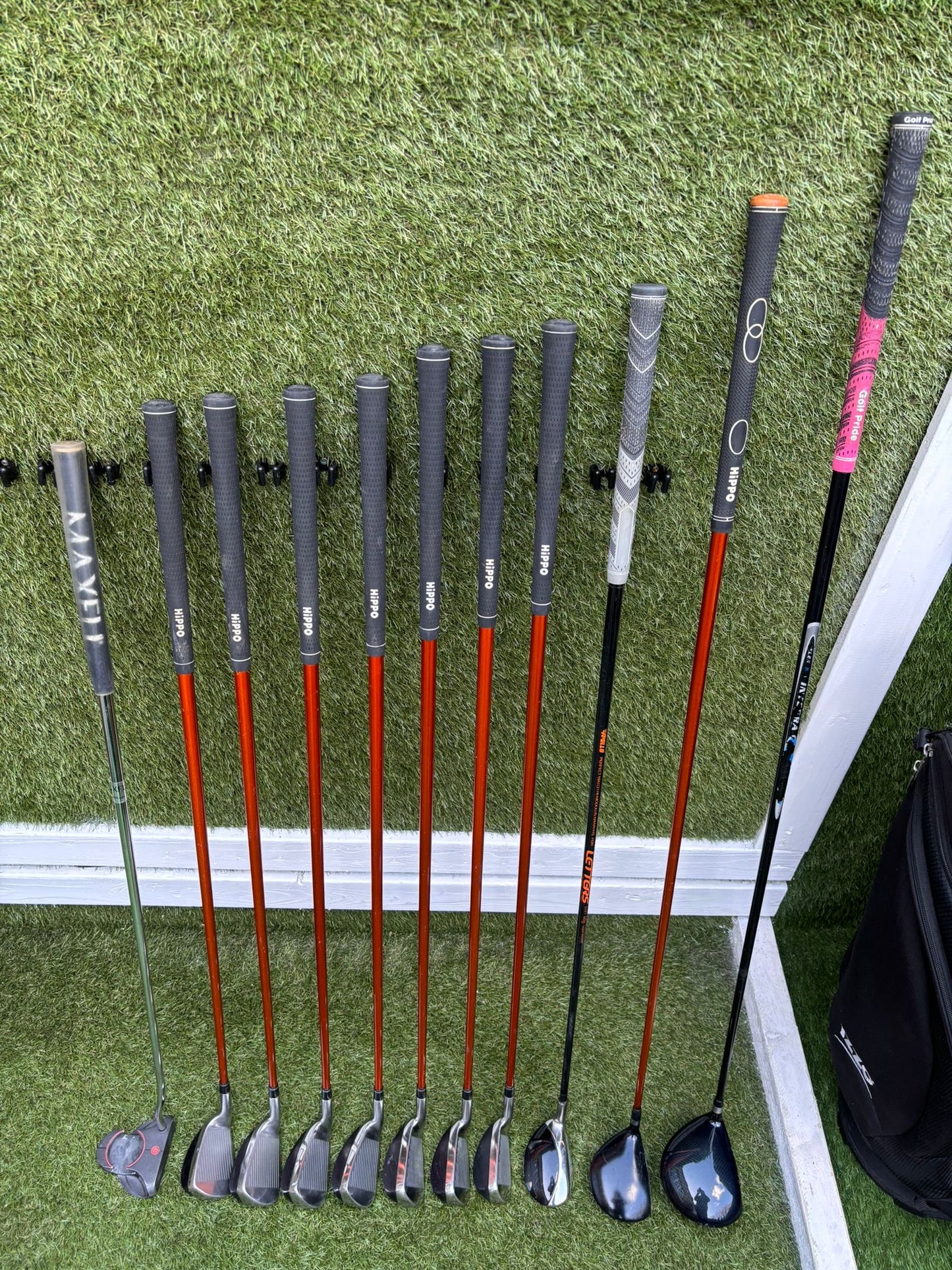 Hippo XXL Iron Set + TaylorMade r7 Rescue Hybrid + Integra Driver + Izzo Stand Bag