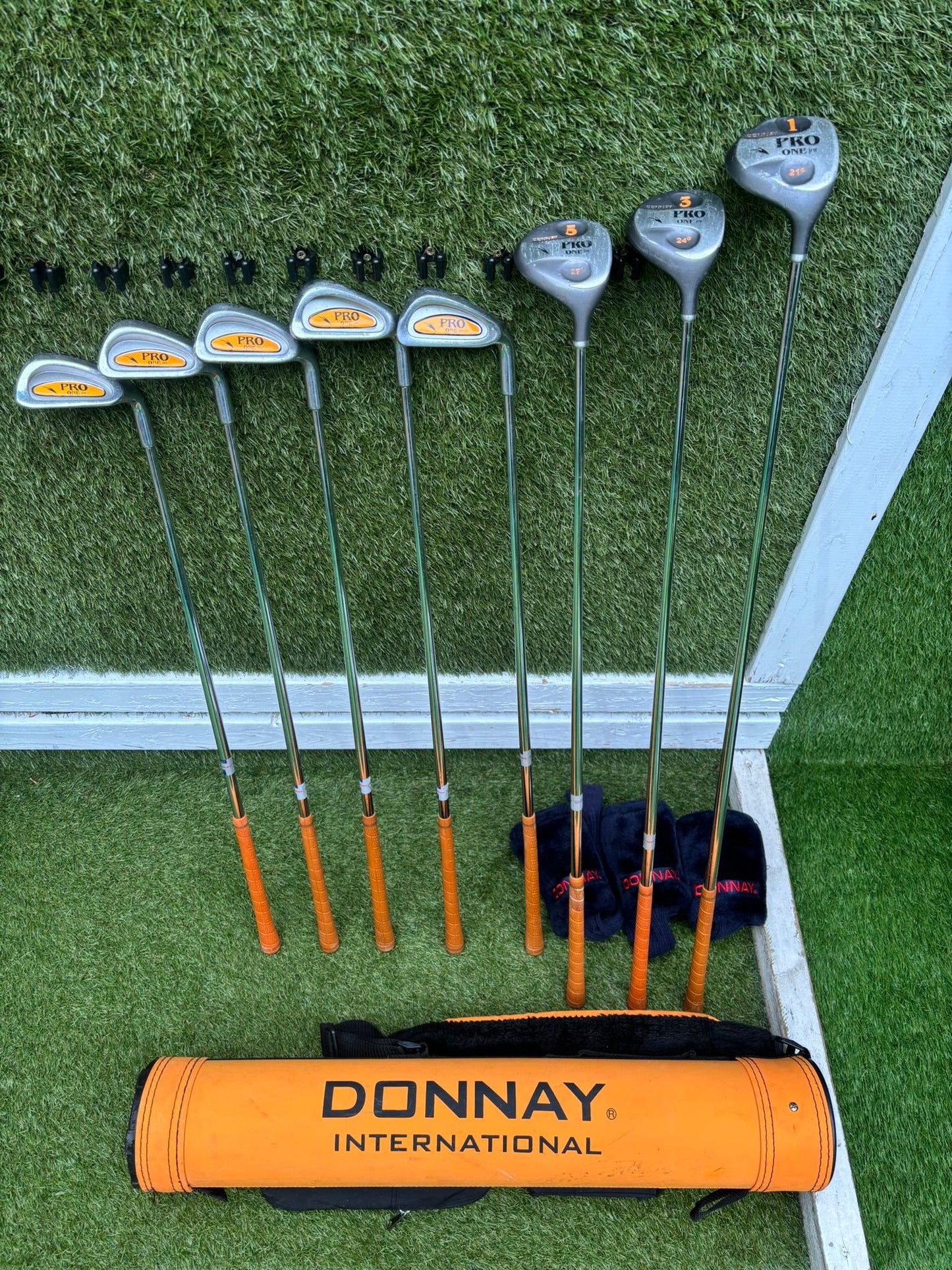 Donnay Pro One Junior Golf Set with Matching Woods, Bag & Headcovers