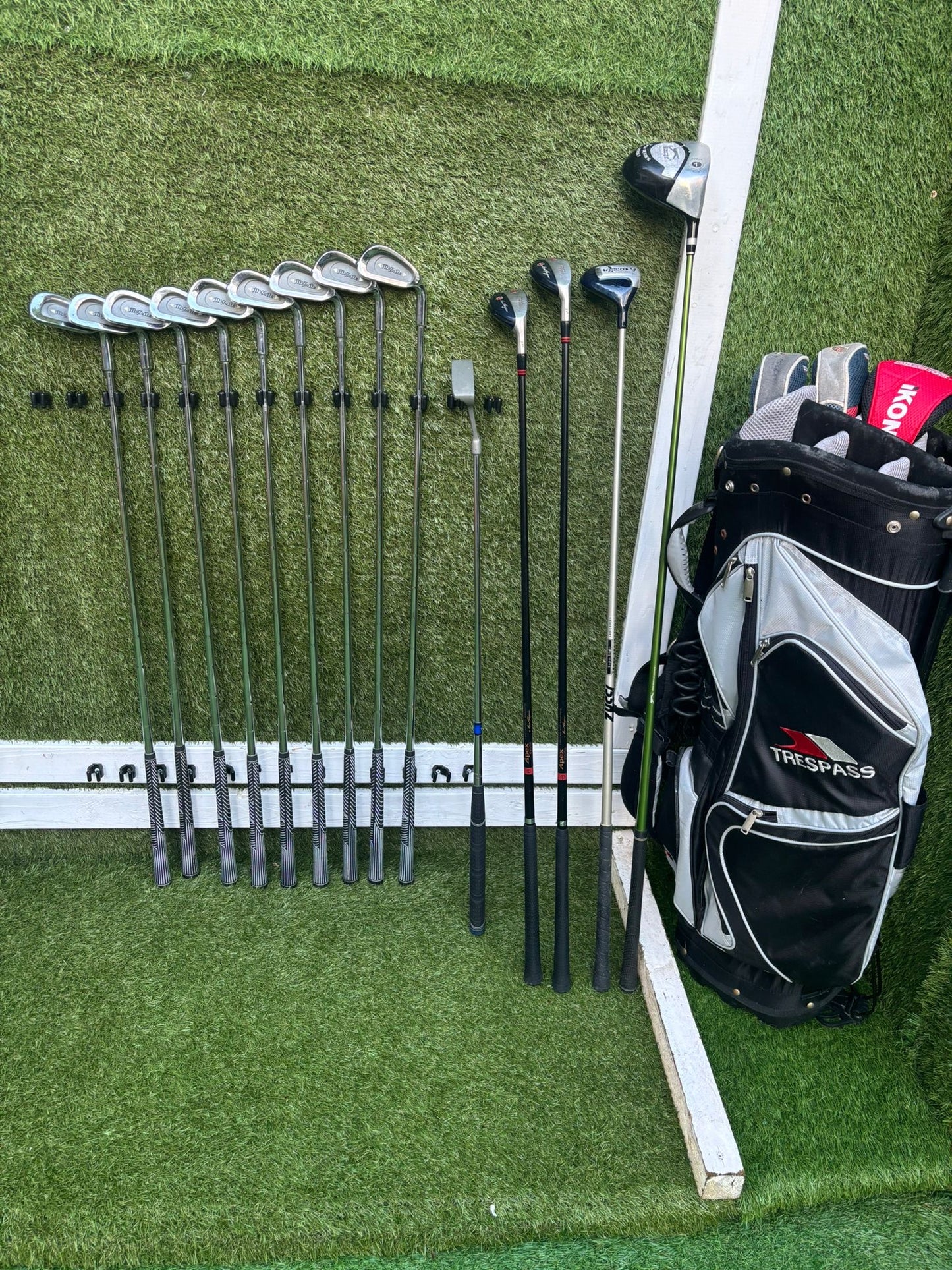 Slazenger Offset Driver + Ben Hogan Hybrids + Micuno Irons + Dunlop Putter + Trespass Bag (14 Clubs)