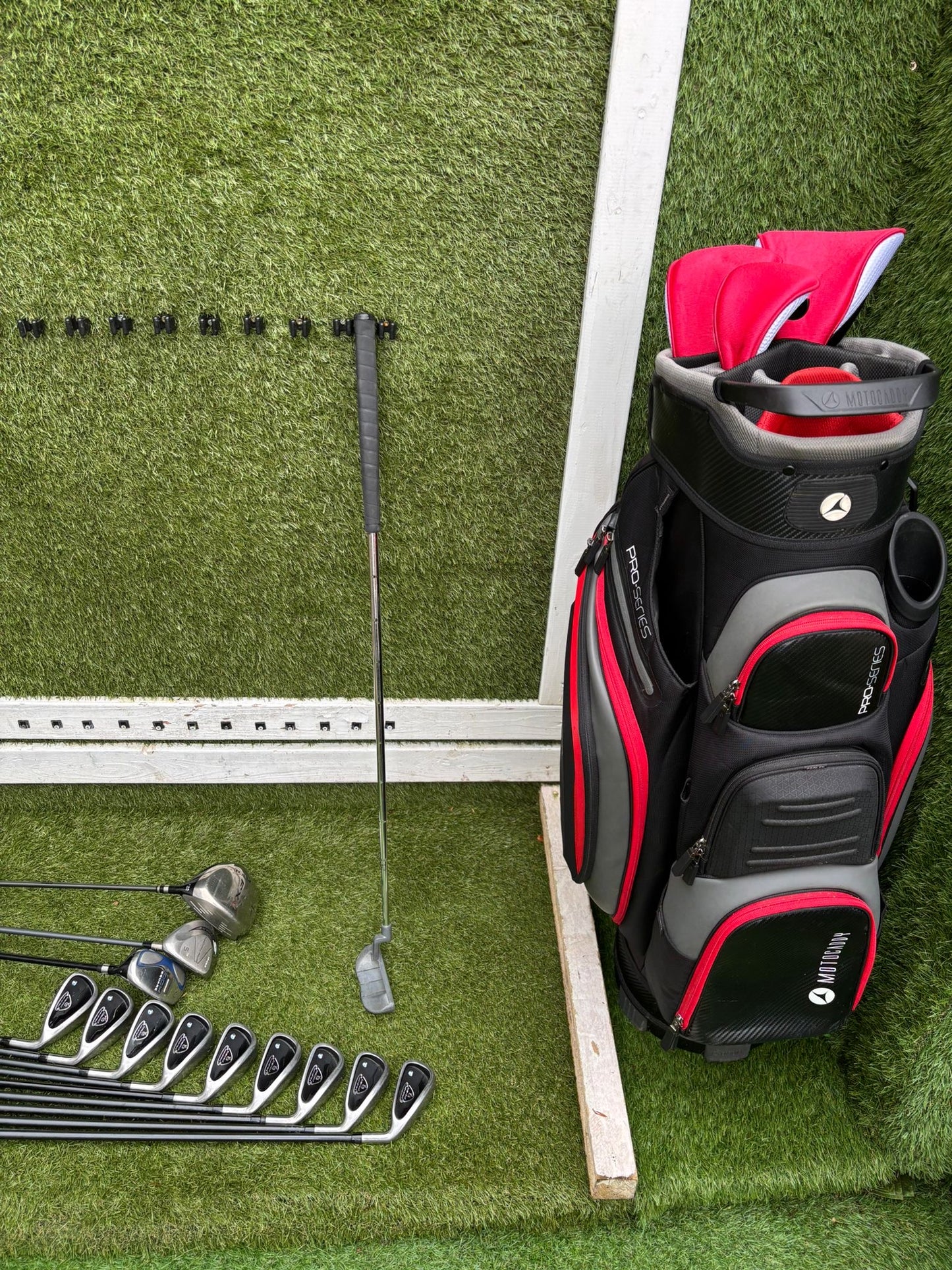 John Letters Trilogy T5 Graphite Iron Set + Woods & Motocaddy Bag