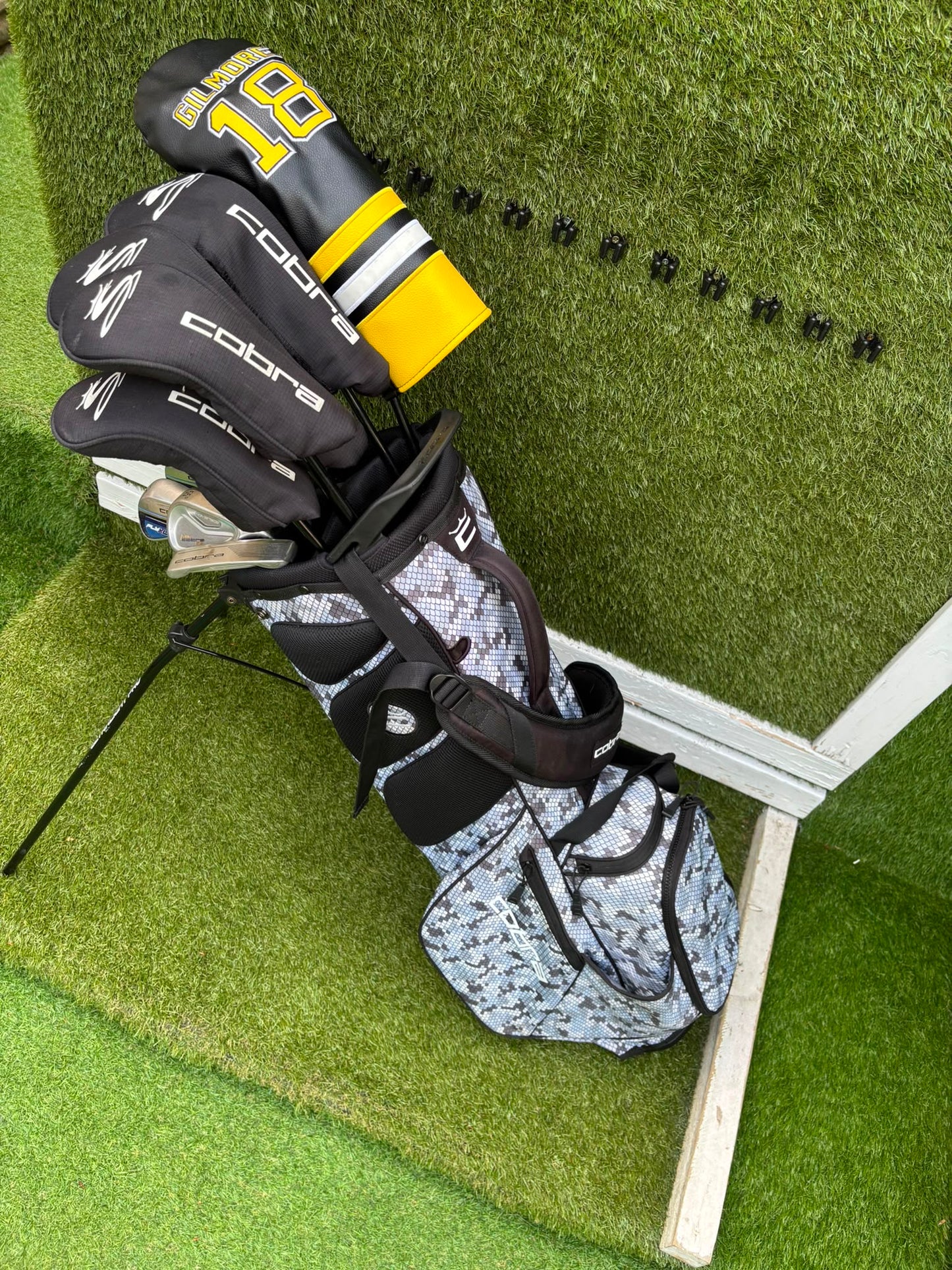 Cobra FLY-XL Complete Golf Set, Matching Woods, Hybrids, Irons & Cobra Ultralight Pro Stand Bag