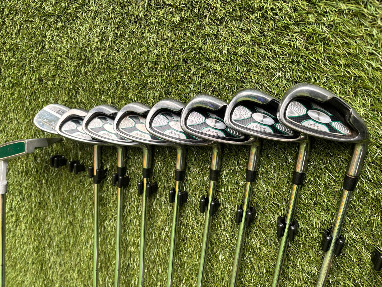 Jack Nicklaus Tour – Full Matching 14-Club Golf Set + Bag £294 + Free Delivery