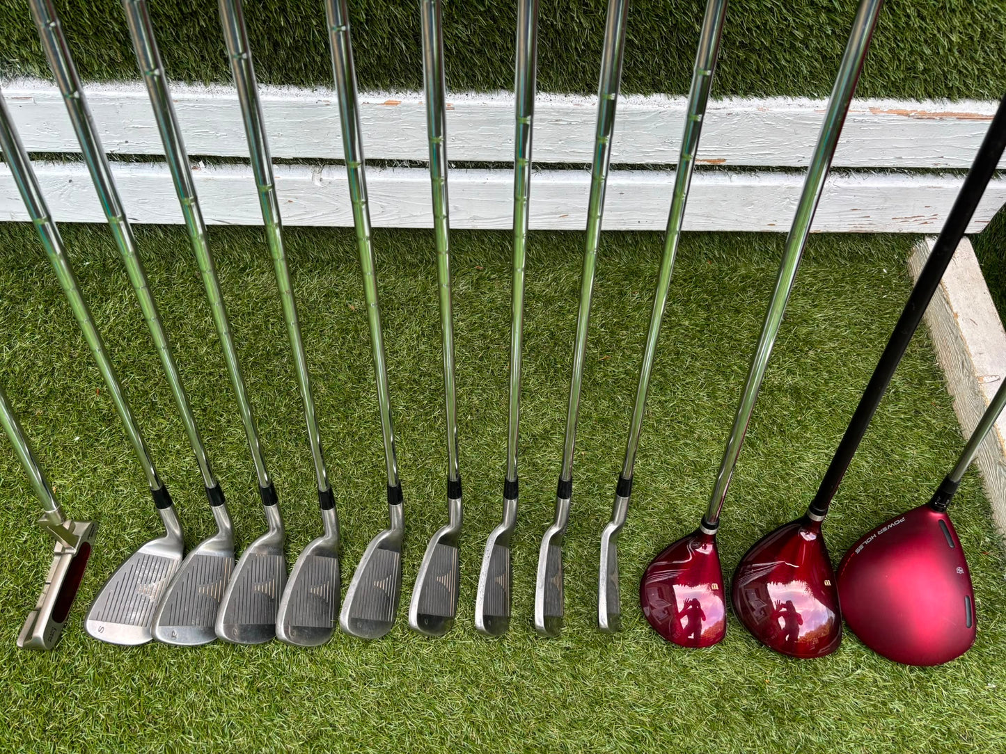 Wilson ProStaff Oversize Irons, Wilson Staff D300 Driver, Wilson Deep Red Woods & Wilson Stand Bag