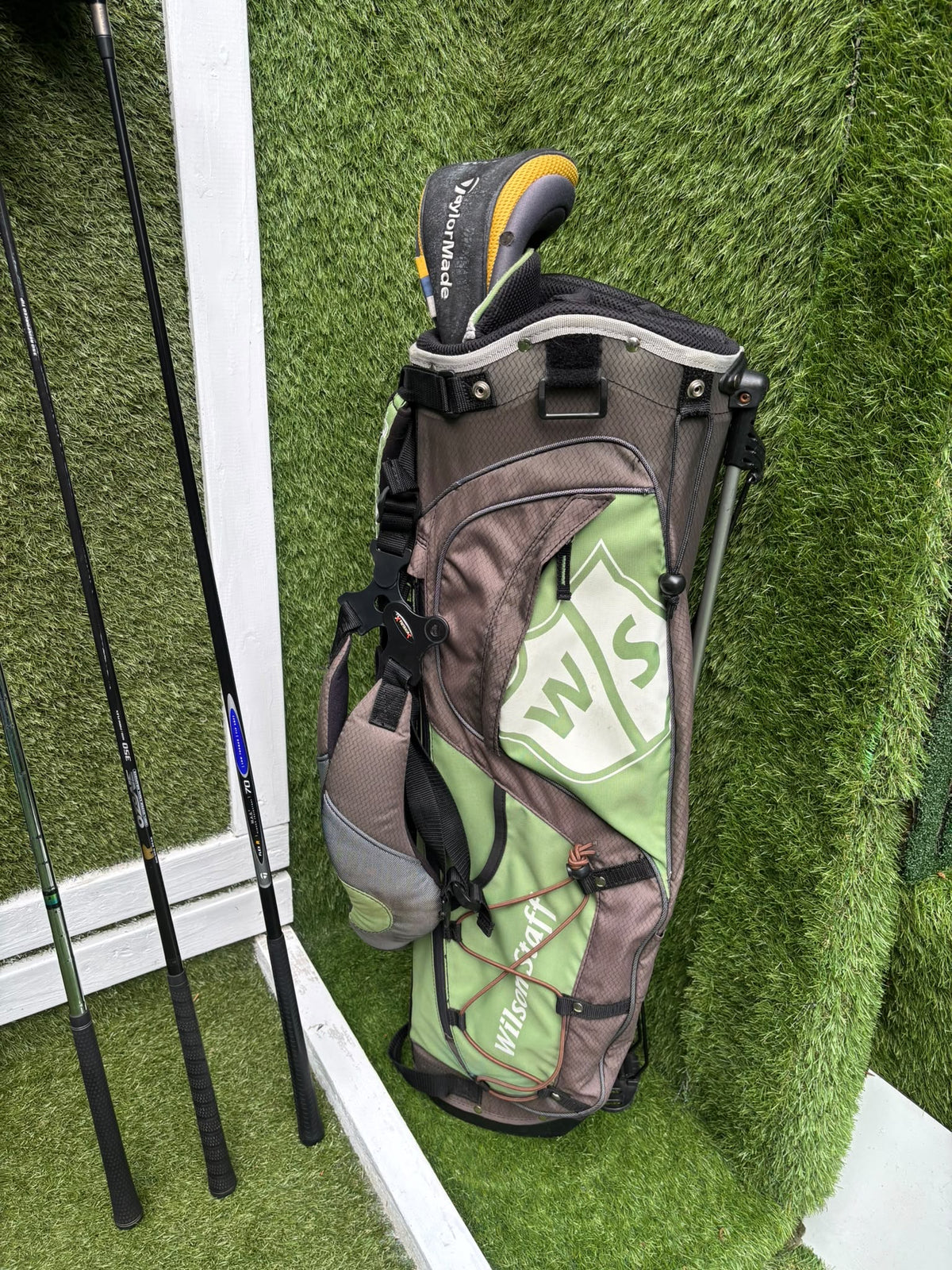 Gary Player Gran-Prix Complete Golf Set – TaylorMade R540 Driver & Wilson Staff Stand Bag