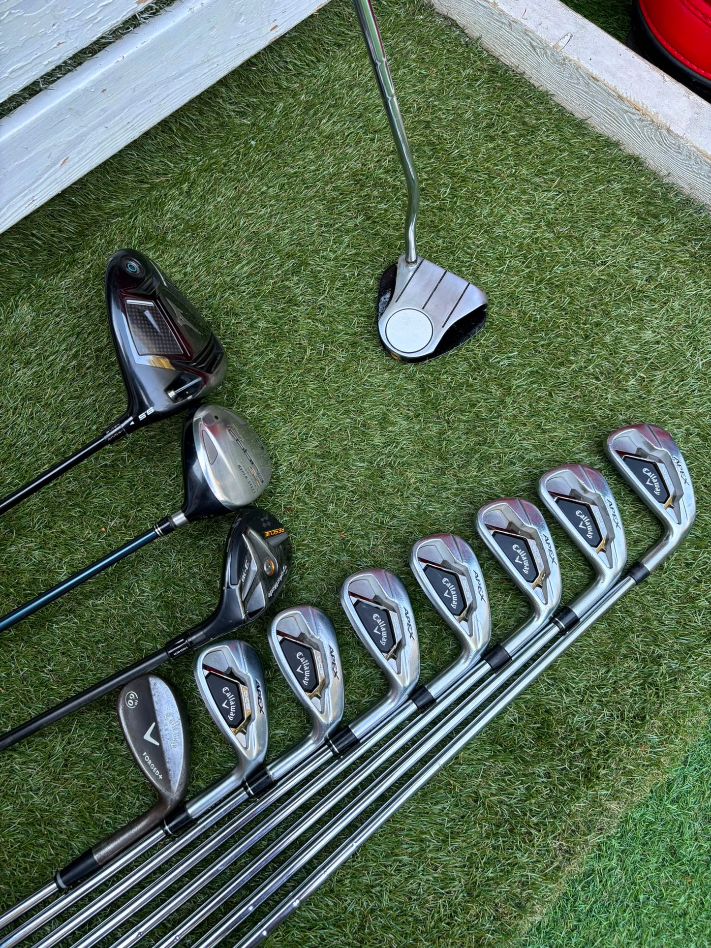 Callaway Apex DCB Irons, Mizuno Driver, Odyssey Lab Putter & TaylorMade Team Tour Cart Bag
