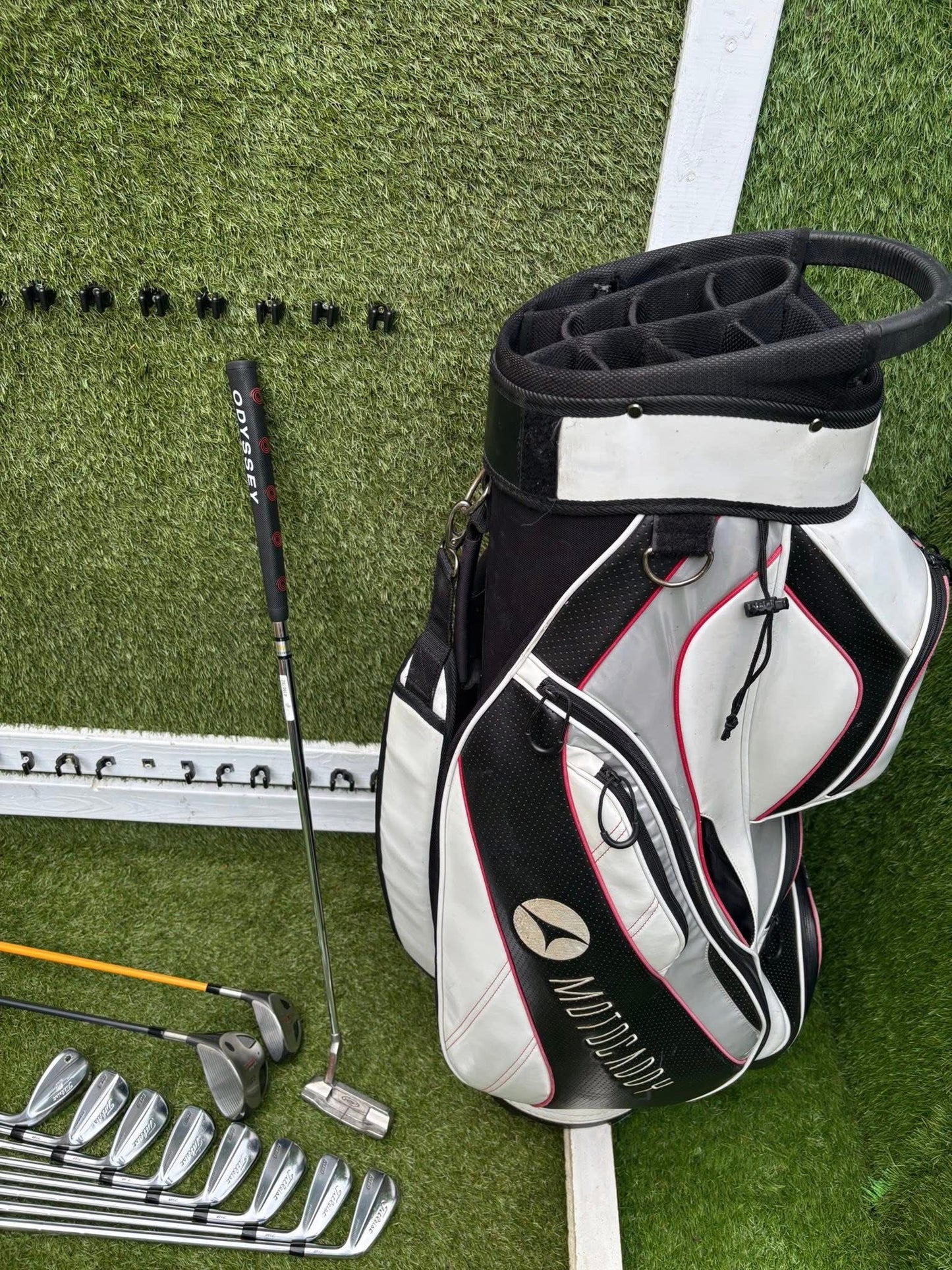 Titleist MB Forged 690 Full Golf Set + Vokey SM7 + Yes! Callie Putter + Motocaddy Leather Cart Bag £524.00