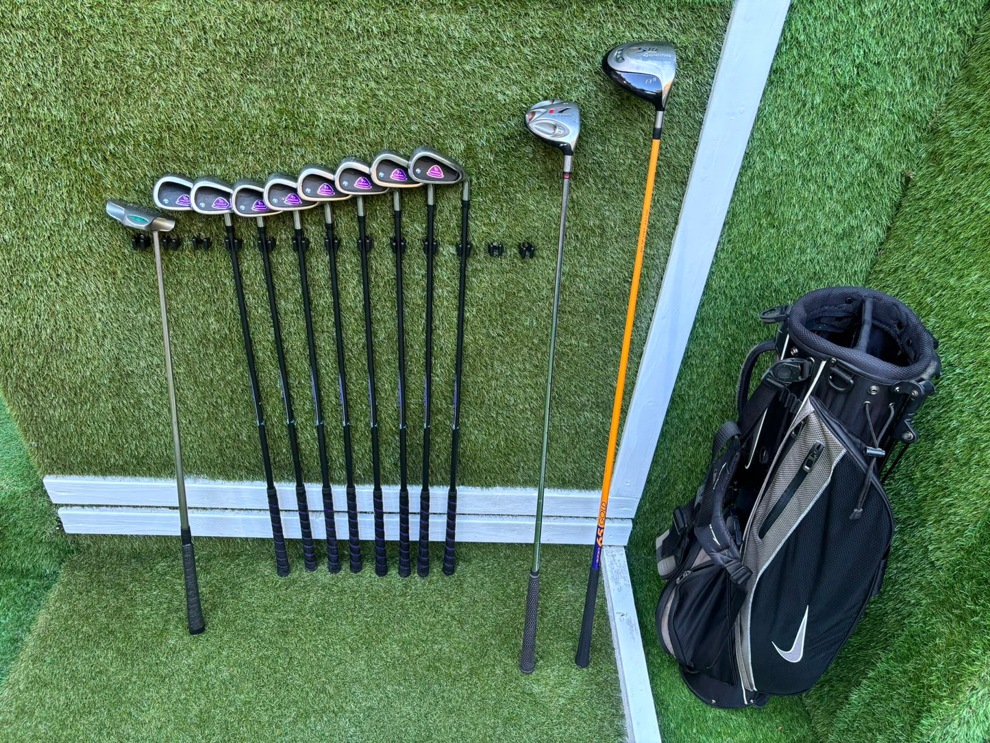 John Letters Graphite Irons, TaylorMade Driver, TaylorMade r7 Wood, EZROLL Putter & Nike Stand Bag