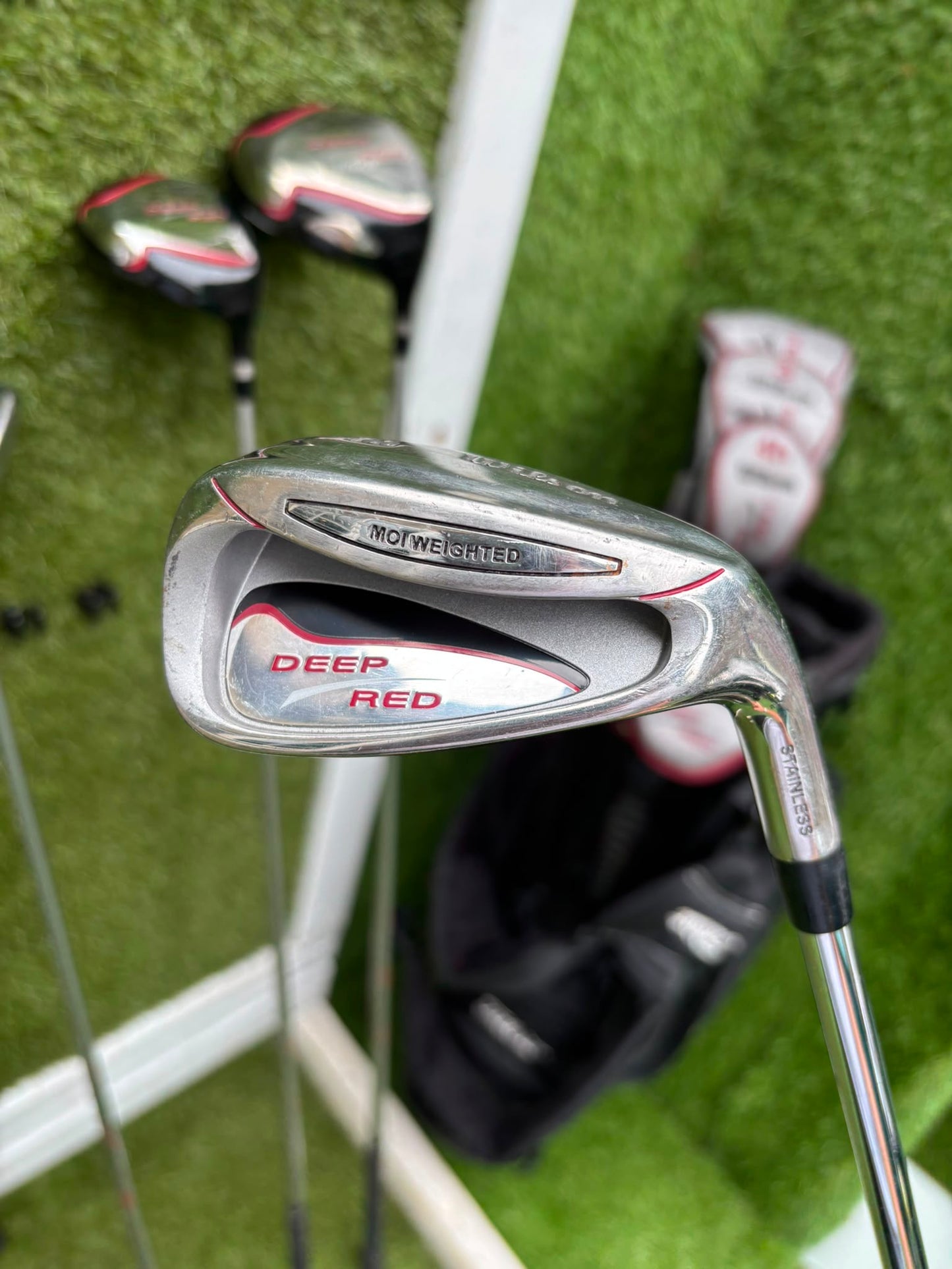 Wilson Deep Red Full Matching Golf Set (5–SW) with Titleist Stand Bag