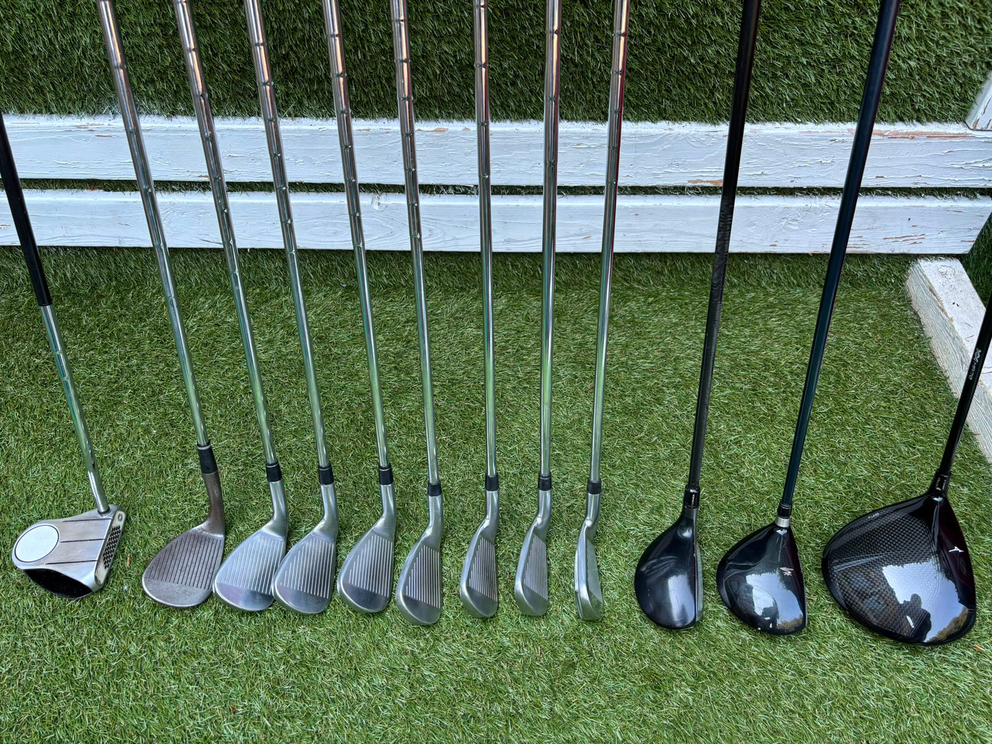 Callaway Apex DCB Irons, Mizuno Driver, Odyssey Lab Putter & TaylorMade Team Tour Cart Bag
