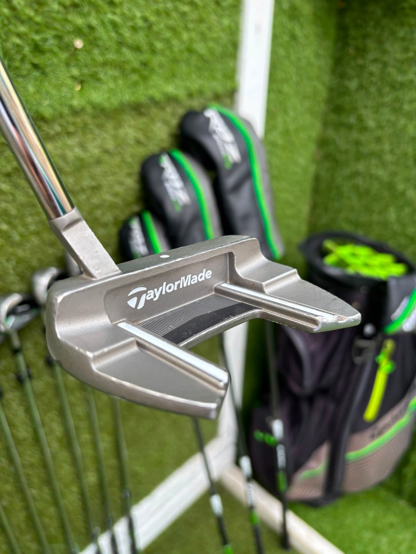 TaylorMade RBZ SpeedLite Complete Golf Set, Matching Woods, Irons & Cart Bag