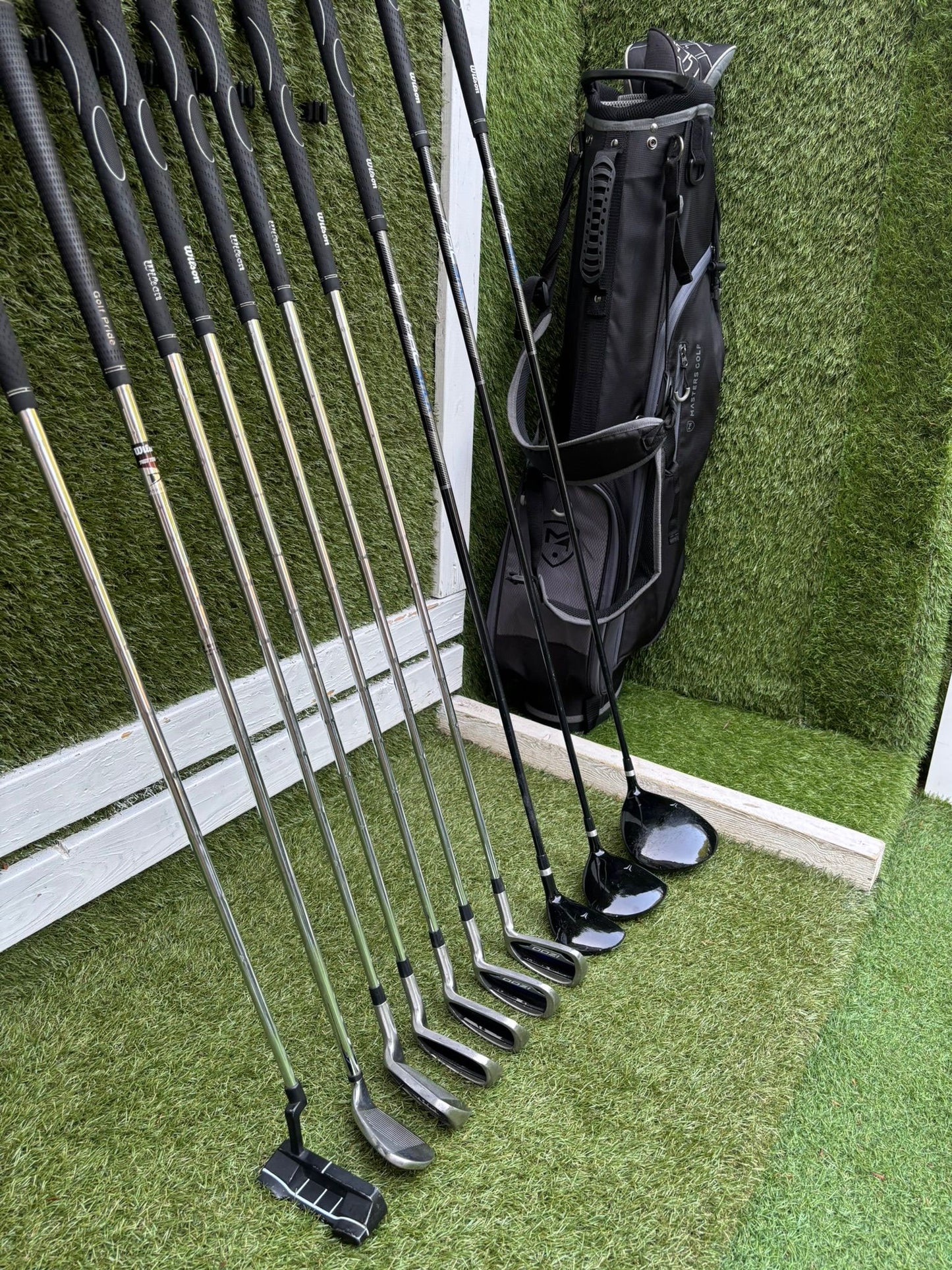 Wilson 1200 TPX Golf Set with Hybrid, Deep Red Wedge & Brand New Stand Bag - Free Delivery