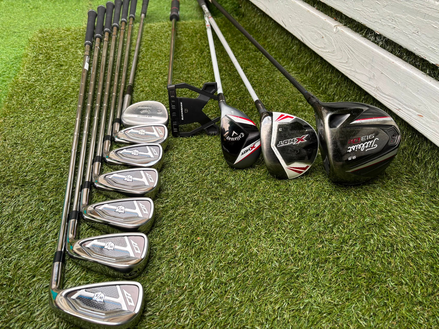 New Wilson Staff D7 Irons, Titleist Driver, Callaway Wood & Hybrid, New Wilson Infinite Putter Titleist Waterproof Cart Bag