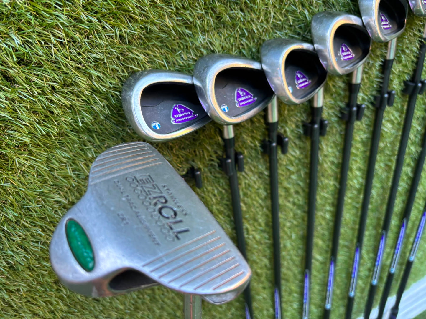 John Letters Graphite Irons, TaylorMade Driver, TaylorMade r7 Wood, EZROLL Putter & Nike Stand Bag