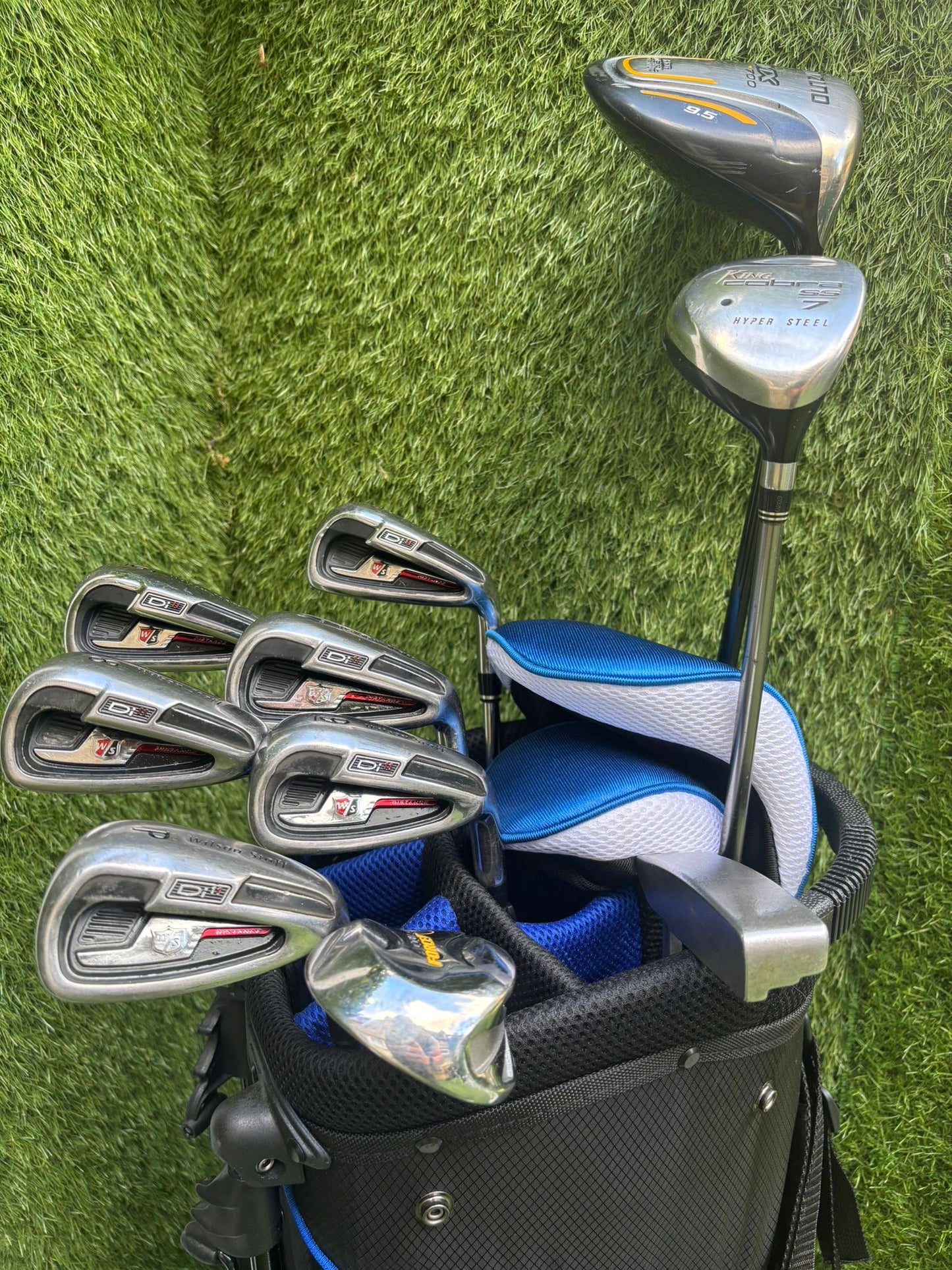 Wilson Staff Di11 Golf Set with Mizuno MX-700 Driver, Ping DSE Pengyo Putter & Cobra Stand Bag