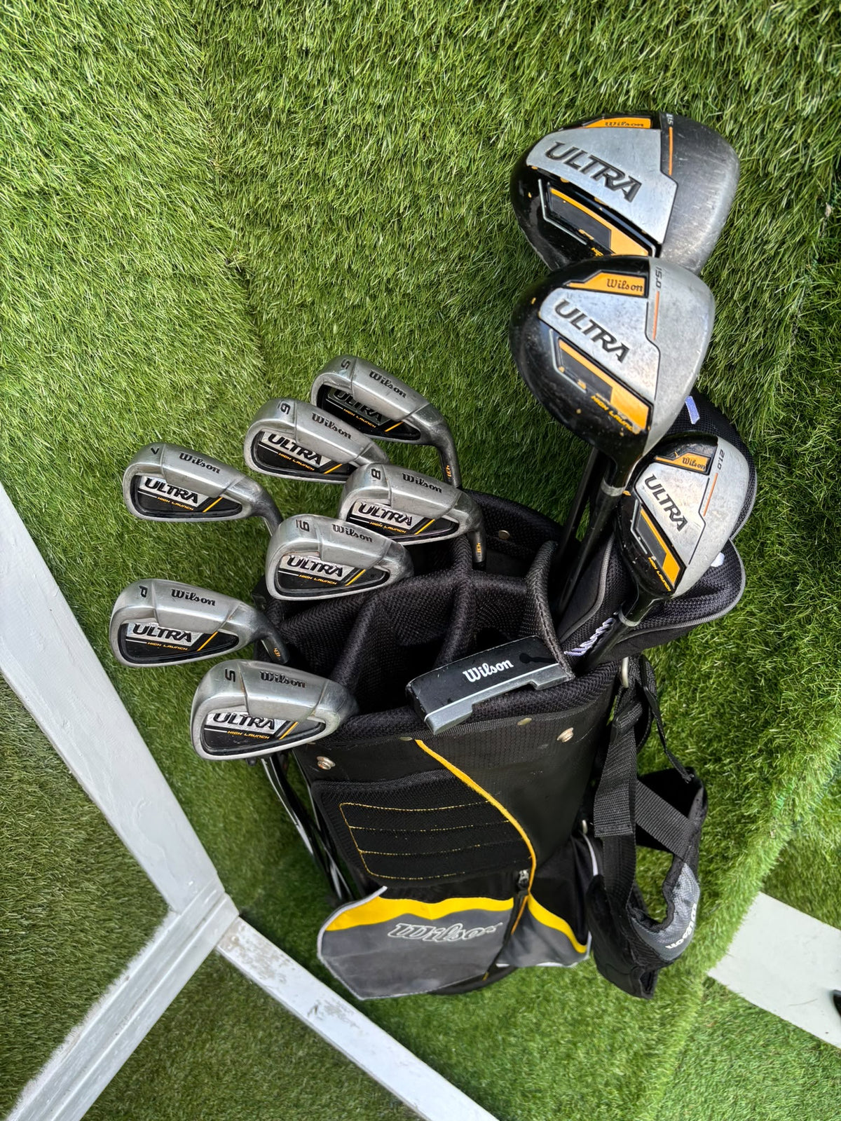 Wilson Ultra High Launch Complete Golf Set – 5–SW Irons, Matching Woods, Putter & Wilson Stand Bag