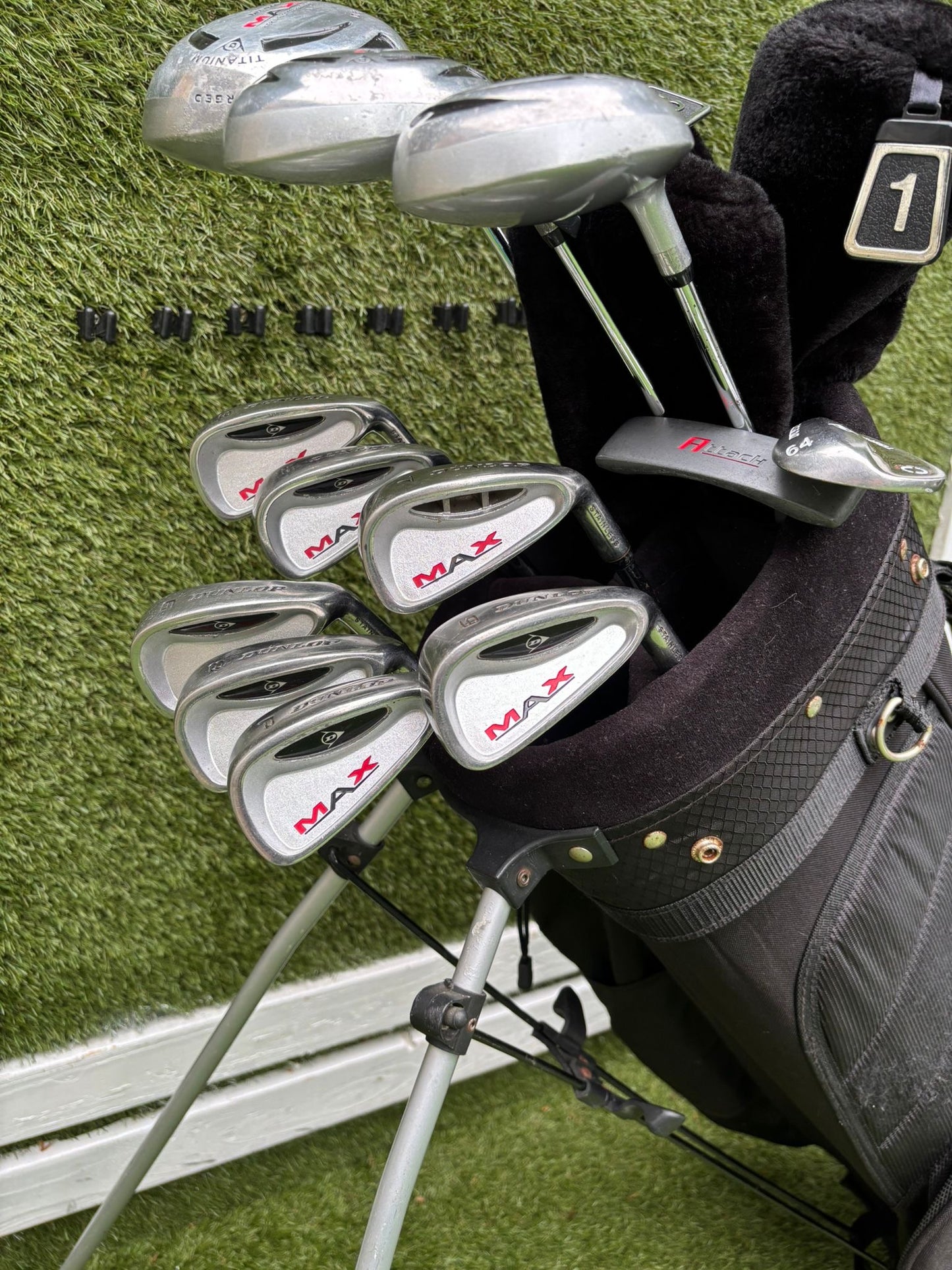 Dunlop MAX Golf Set with Matching Woods, 64° Wedge & Jaxx Stand Bag