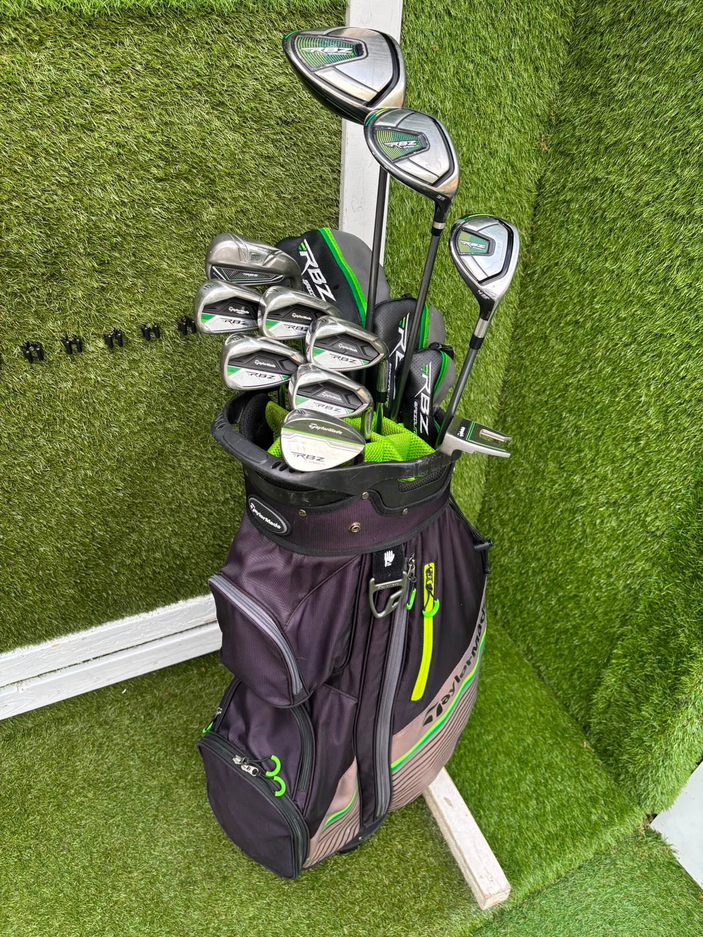TaylorMade RBZ SpeedLite Complete Golf Set, Matching Woods, Irons & Cart Bag