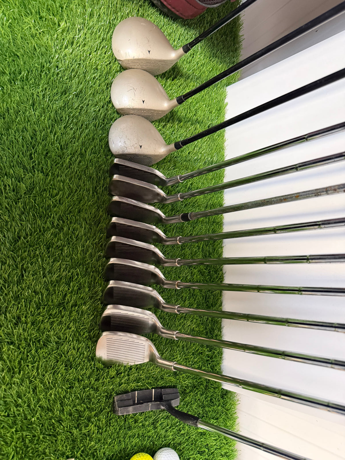Men’s Right-Handed Spalding Golf Set – Ideal for Beginners