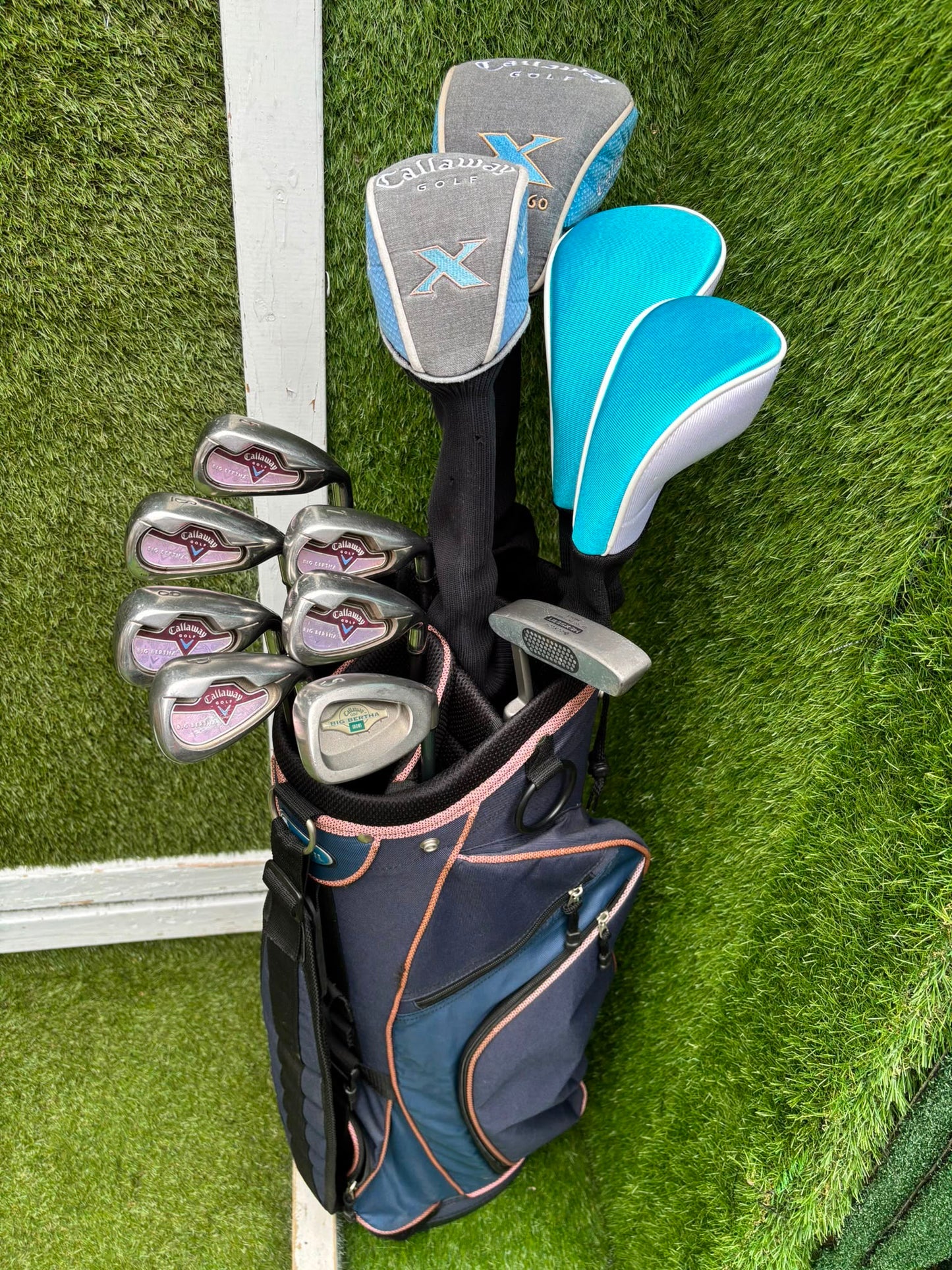 Ladies Golf Set – Callaway Big Bertha Irons, Callaway X Woods (Driver, 3, 5 & 7), HEXSERT HM-1 Putter & Cart Bag