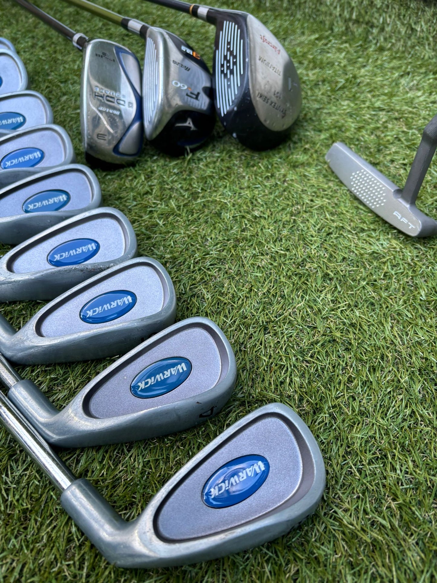 Warwick Iron Set (3–SW) + Mizuno F-60 3 Wood + Hybrid + Putter + TaylorMade Cart Bag