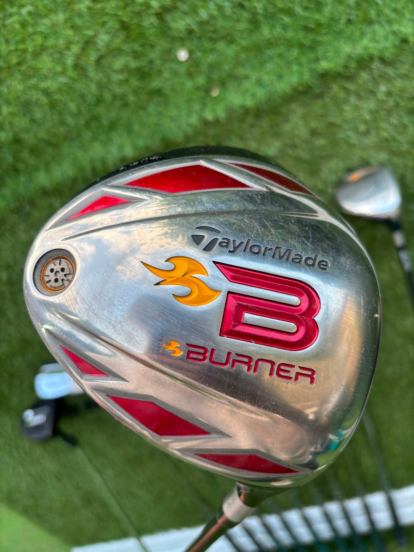 Wilson 3–SW Irons, TaylorMade Driver, Cleveland Fairway, Slazenger Putter & Titleist Cart Bag