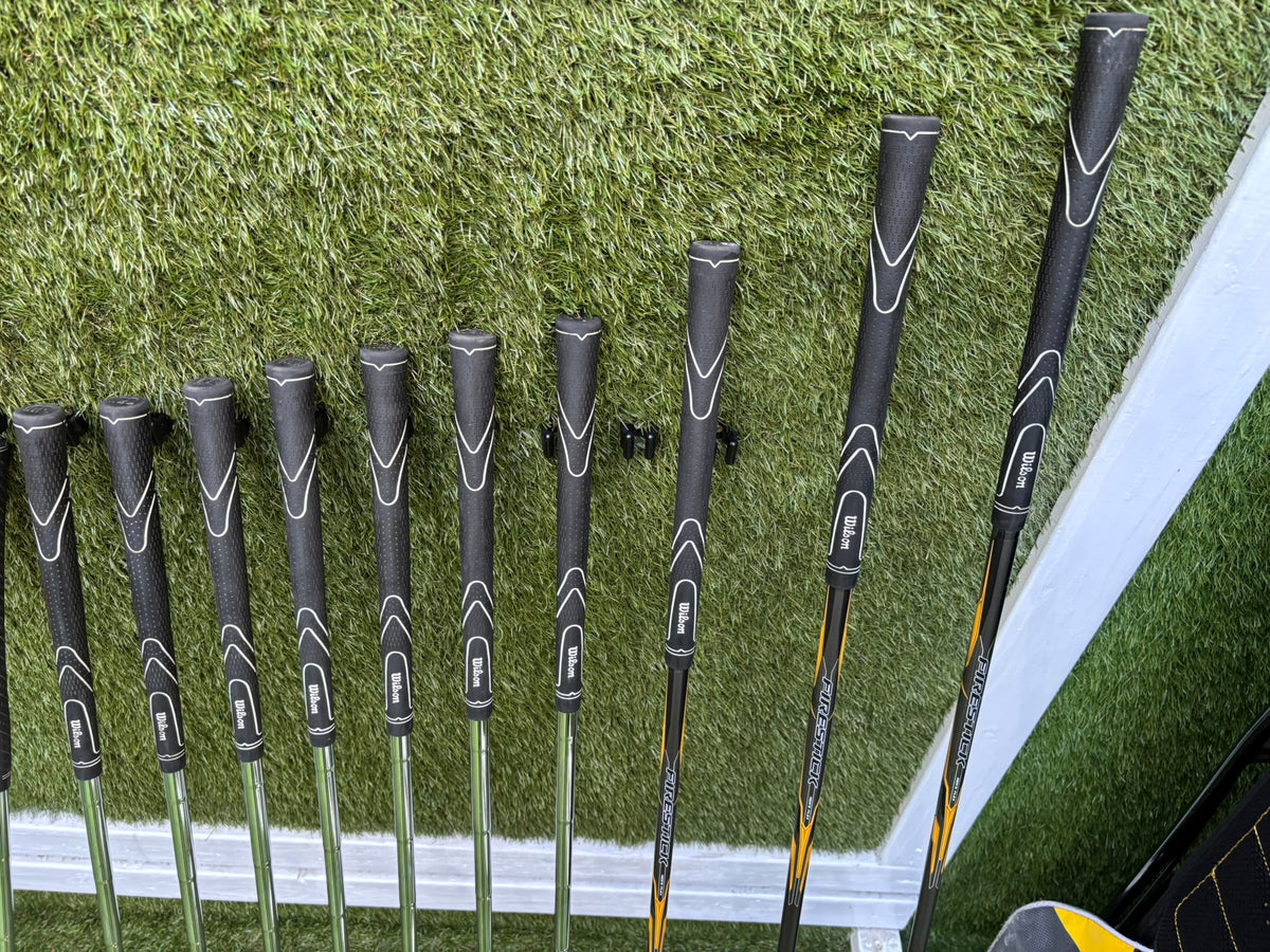 Wilson Ultra High Launch Complete Golf Set – 5–SW Irons, Matching Woods, Putter & Wilson Stand Bag