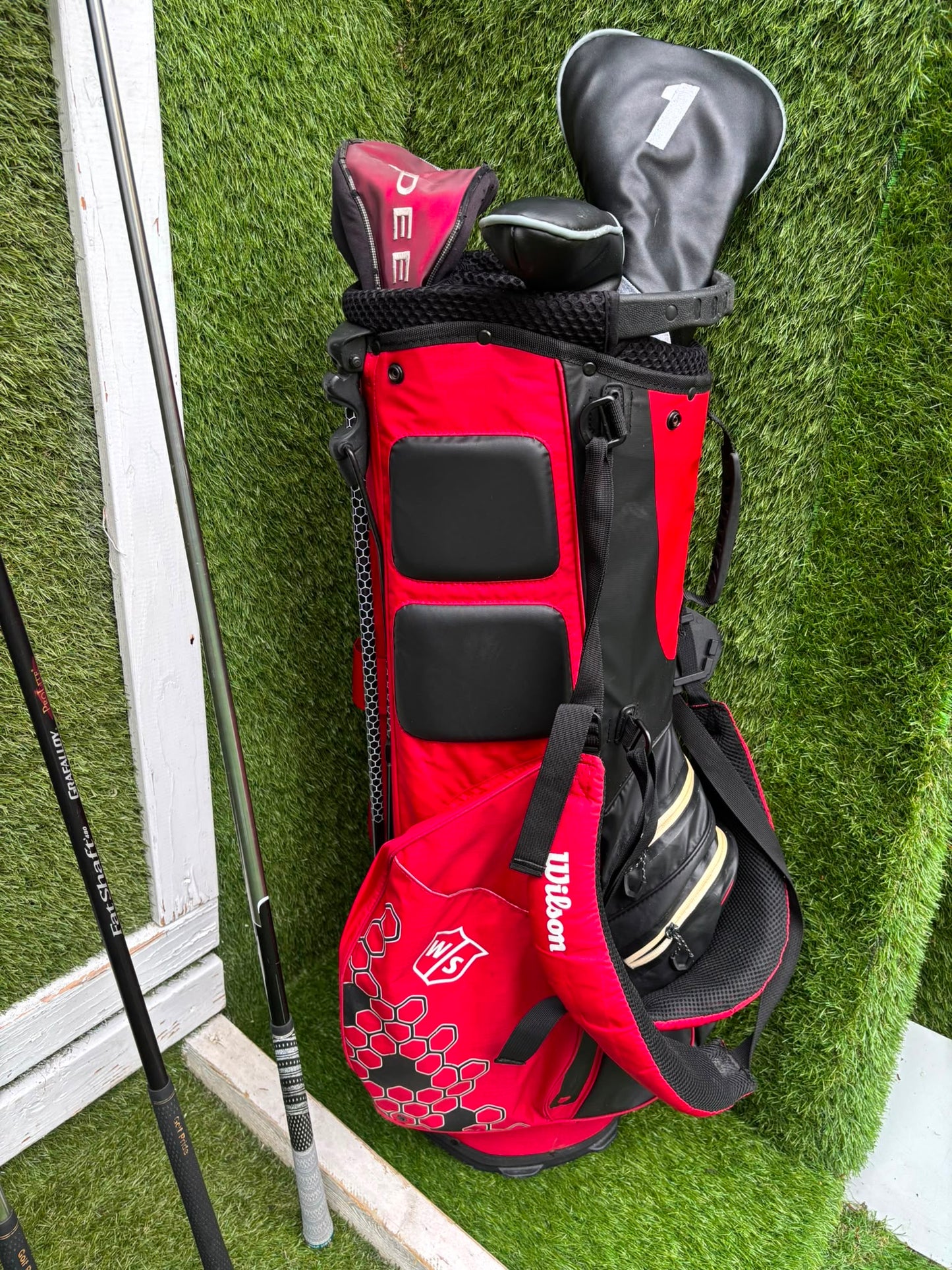 Wilson ProStaff Oversize Irons, Wilson Staff D300 Driver, Wilson Deep Red Woods & Wilson Stand Bag
