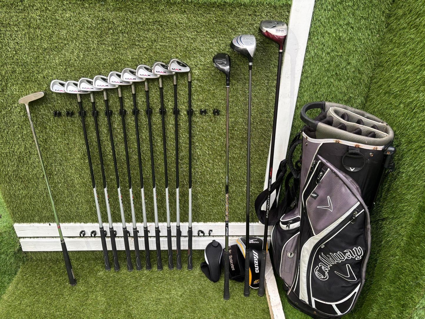 Dunlop MAX Irons + Wilson Deep Red Driver + St Andrews 3 Wood + Inesis Hybrid + Callaway Stand Bag – 13 Clubs