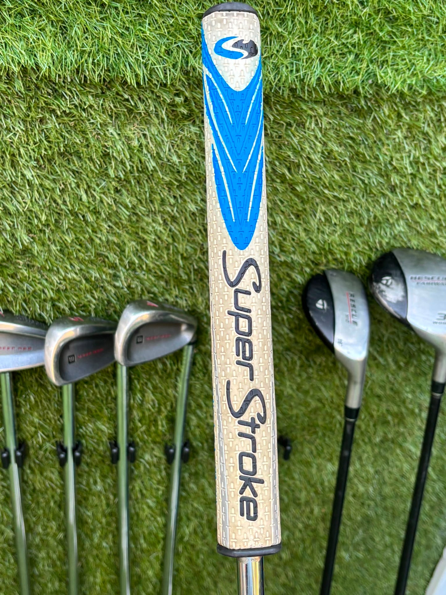 Wilson Deep Red Irons, Cobra Driver, TaylorMade Wood, TaylorMade Hybrid, Ping Putter Callaway Cart Bag