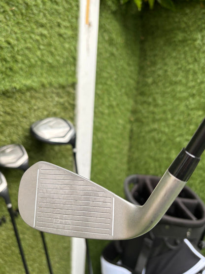 Inesis 100 Golf Set with Matching Woods, Cleveland 56° Wedge & Inesis Light Stand Bag