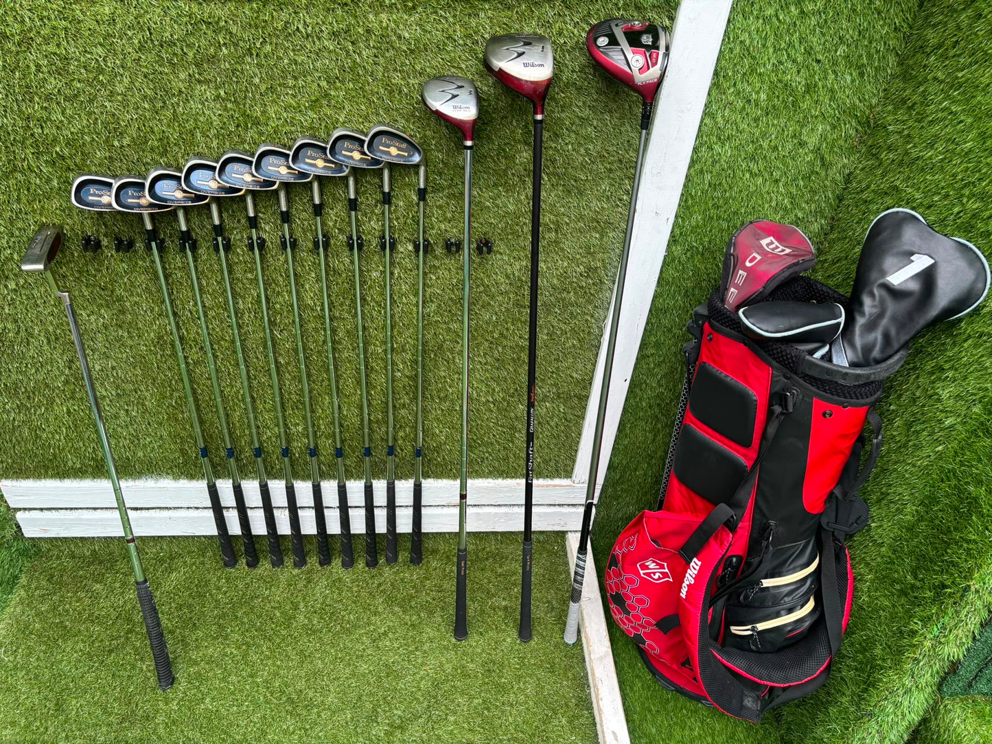 Wilson ProStaff Oversize Irons, Wilson Staff D300 Driver, Wilson Deep Red Woods & Wilson Stand Bag