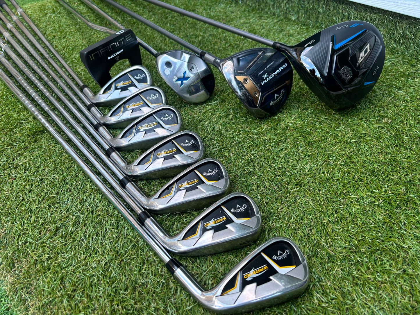 Callaway Irons, Wilson D9 Driver, Callaway Paradym X 3 Wood, Callaway X Hybrid, Wilson Infinite Putter & OUUL Premium Stand Bag