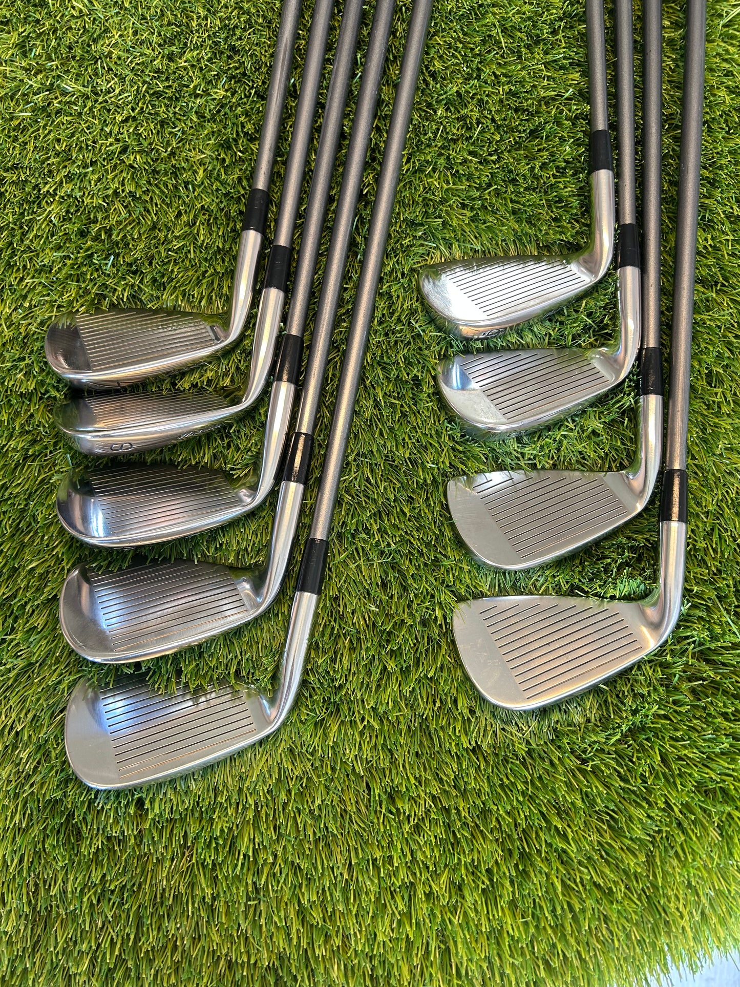 Mizuno Widec 3-PW+SW Graphite Regular Flex Shaft Right Handed - Free P&P