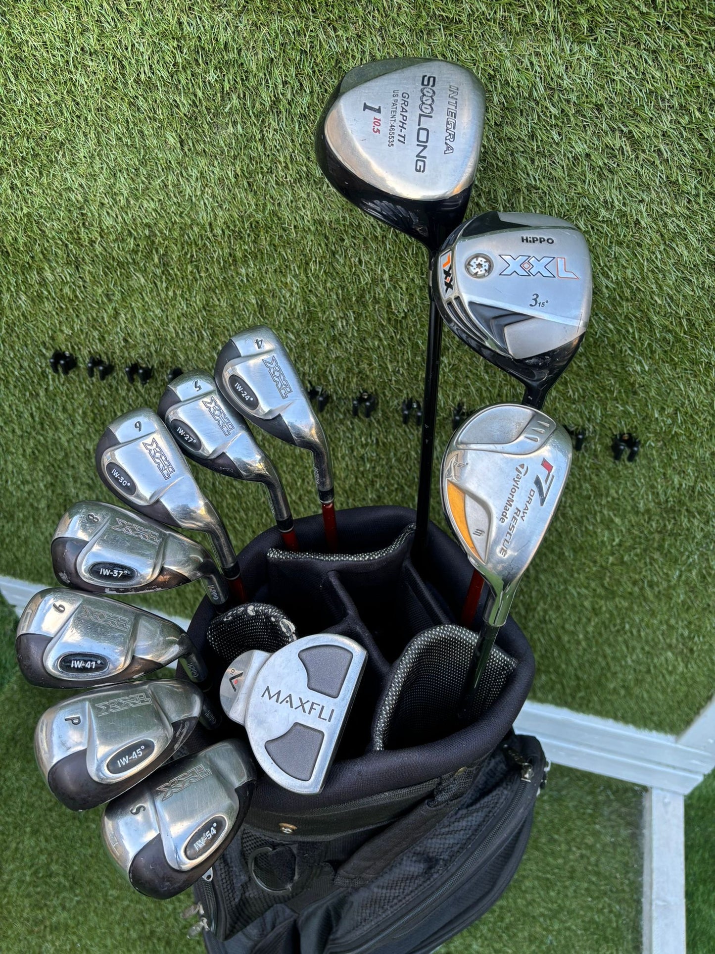Hippo XXL Iron Set + TaylorMade r7 Rescue Hybrid + Integra Driver + Izzo Stand Bag