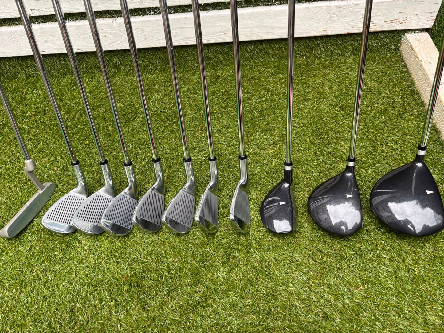 Unused and Boxed Dyna-Tech “Tech Force” Full Golf Set (5–SW) + Driver, 3 Wood, Hybrid + Bag