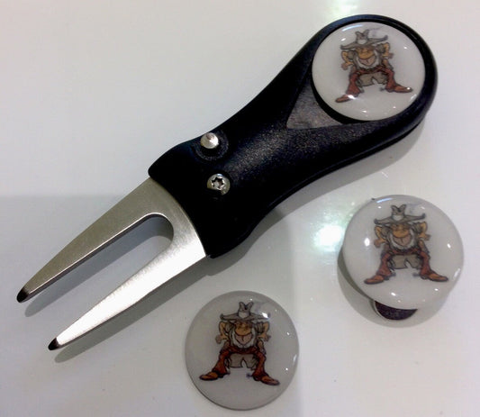 Golf Pitchfork Magnetic Hat Clip With 3 Gun Slinging Bandit Markers